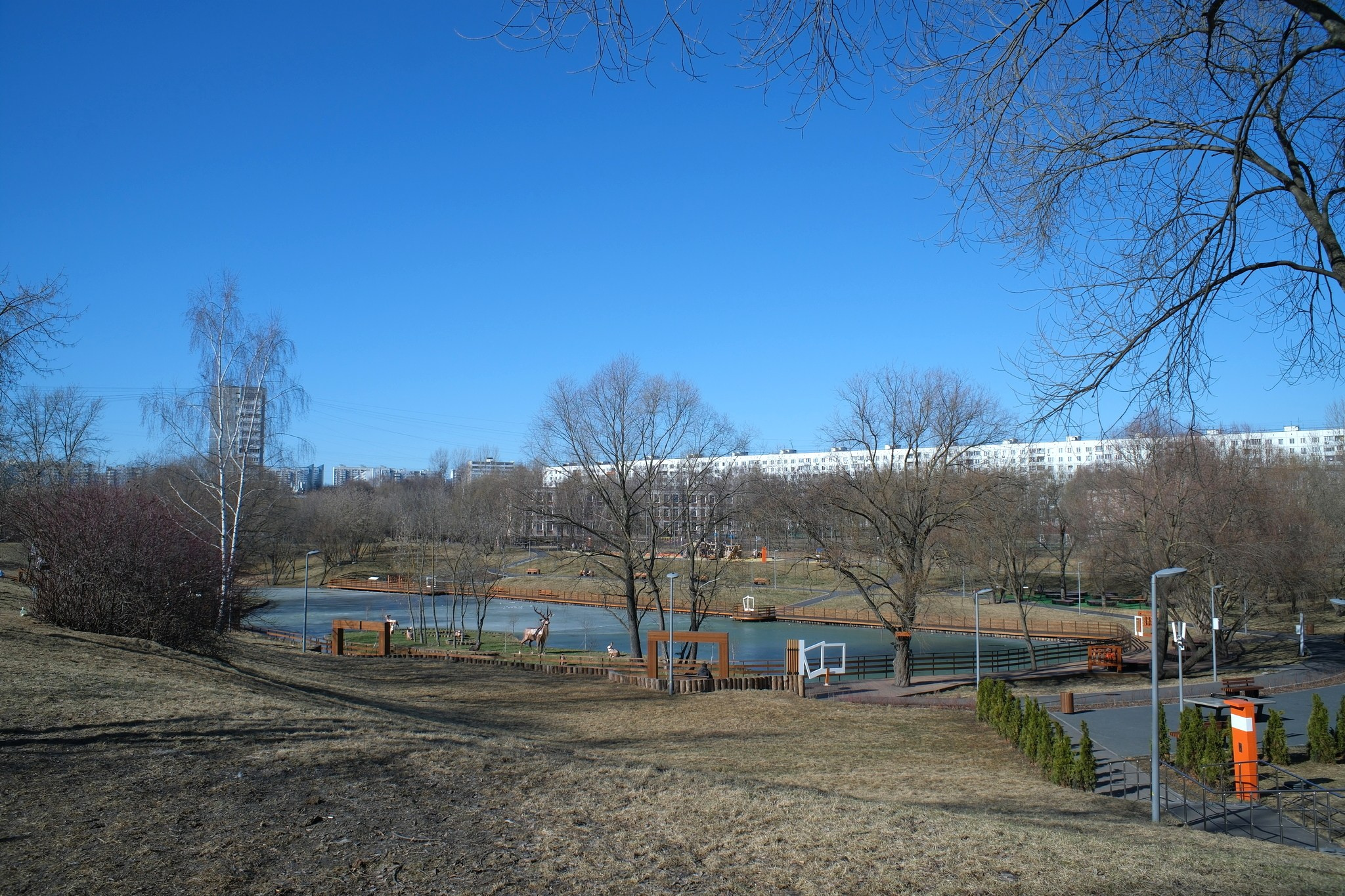 Улица, люди, жизнь…