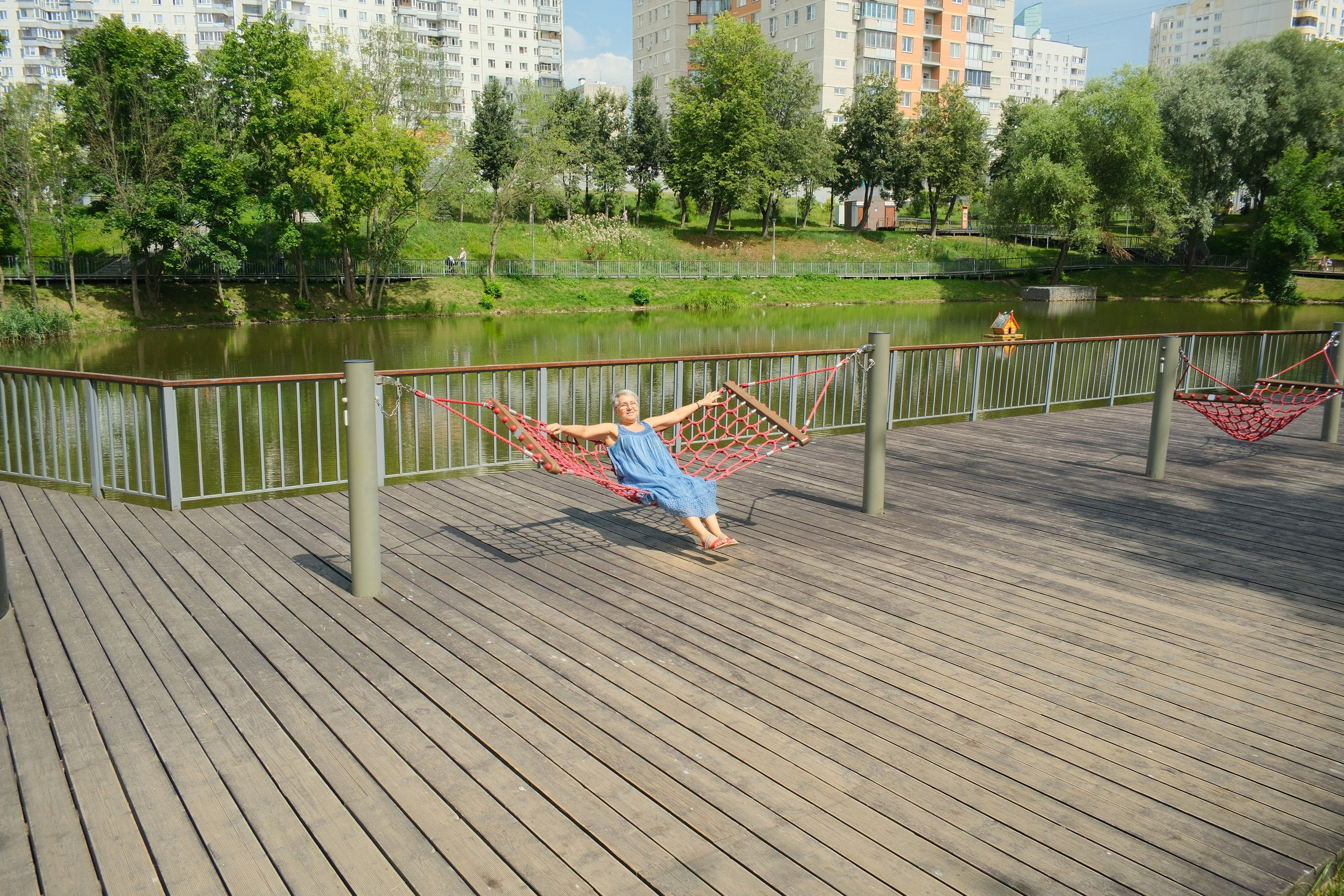 Улица, люди, жизнь…