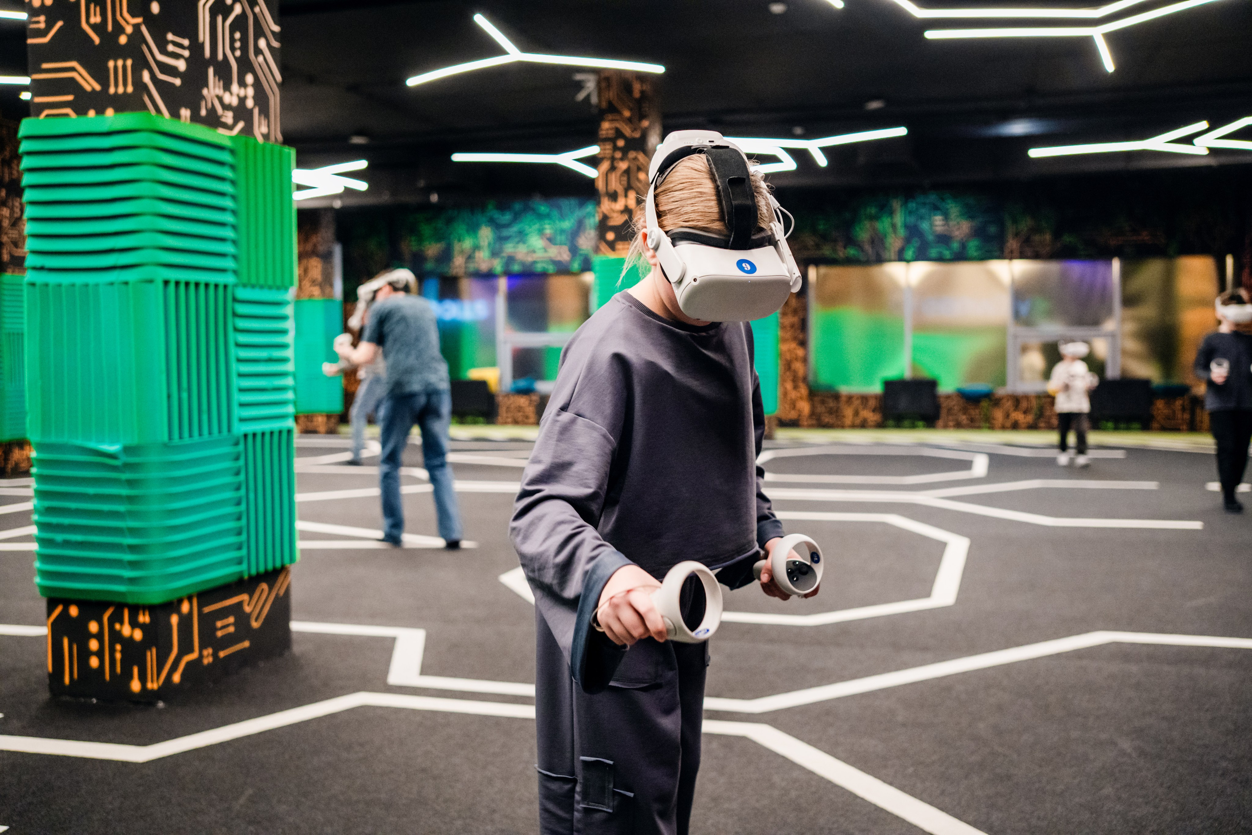 VR (November-December 2024). Felixtones