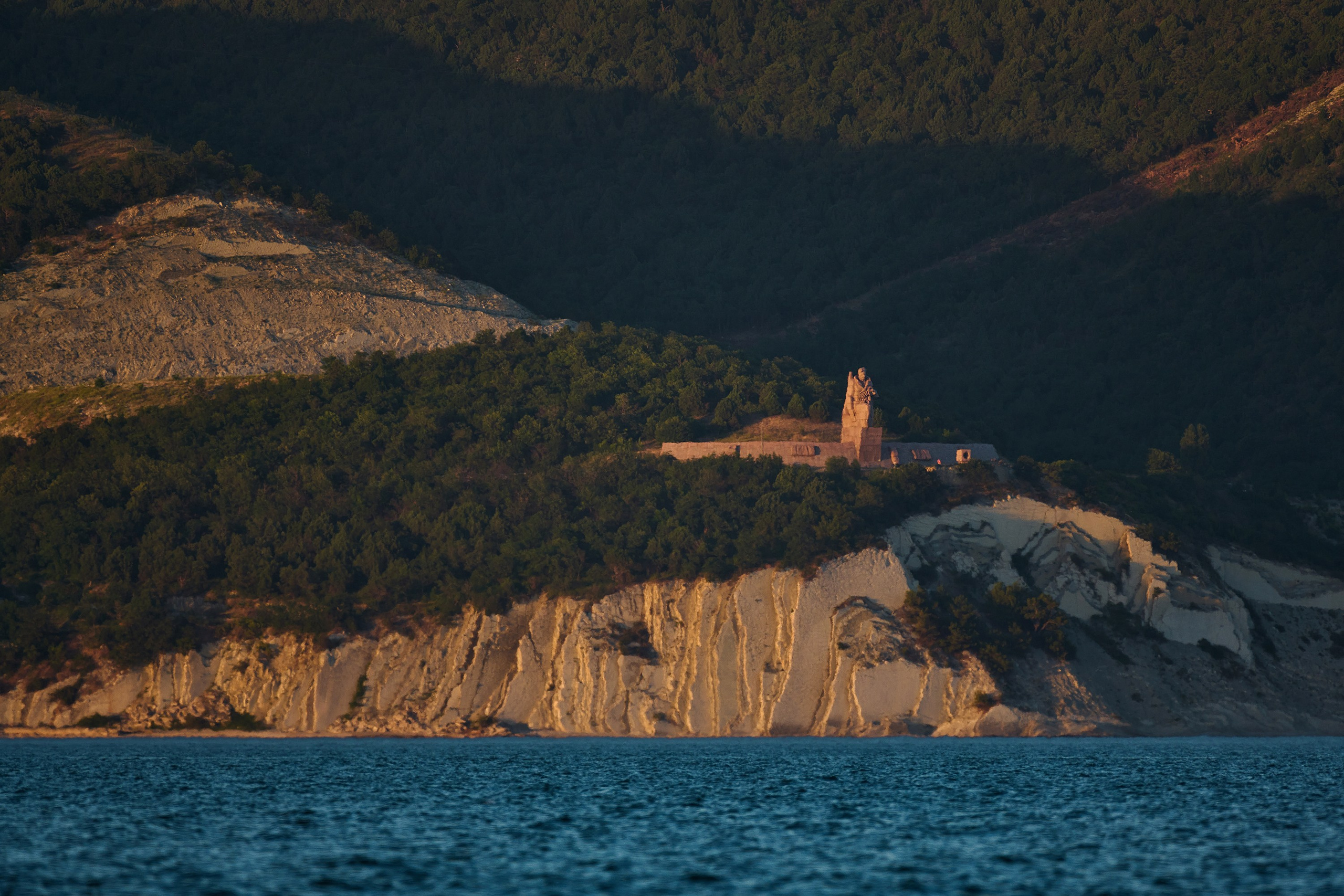 памятник Морякам революции