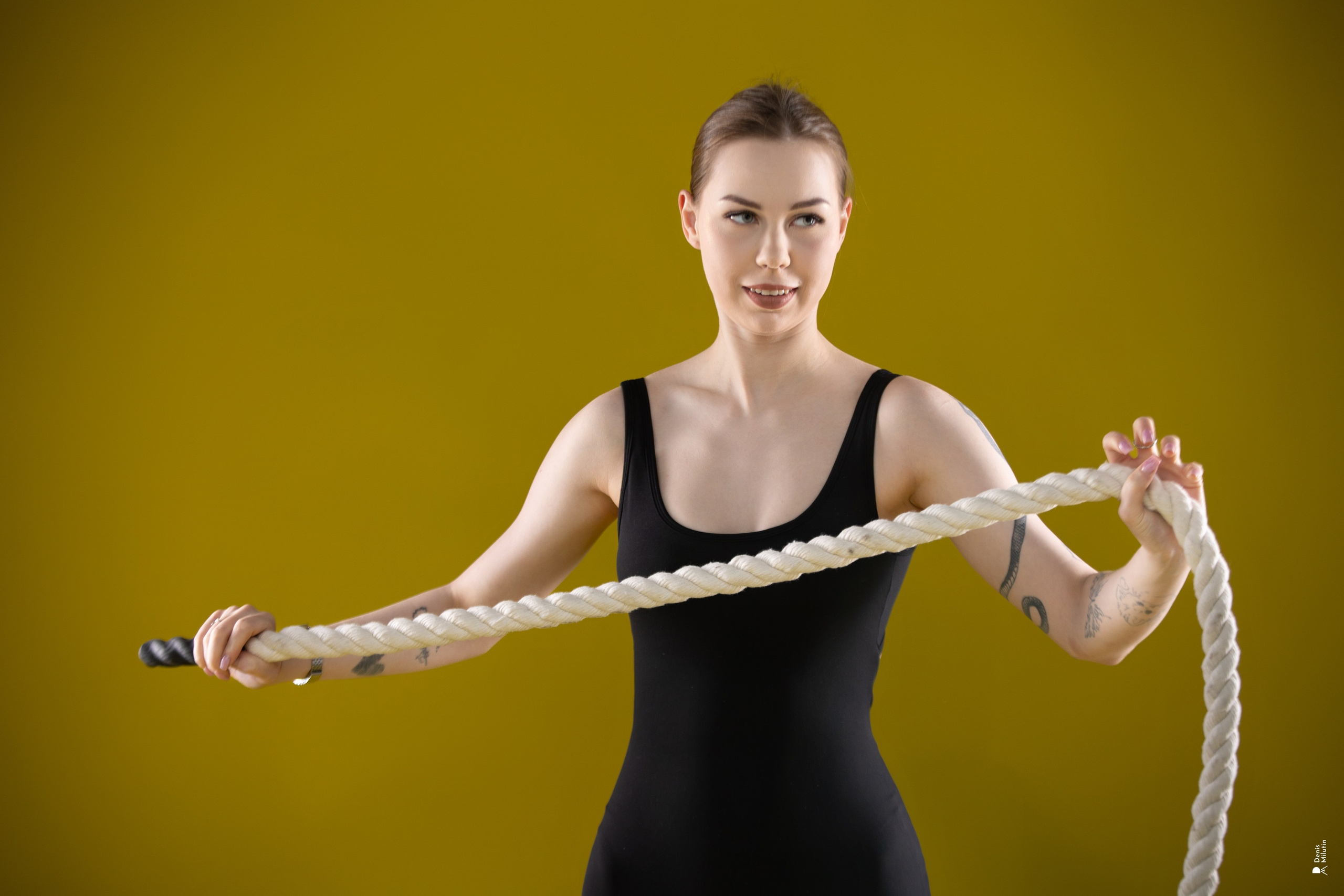 Ева в студии Уголь. Портретный фотограф Денис Милютин