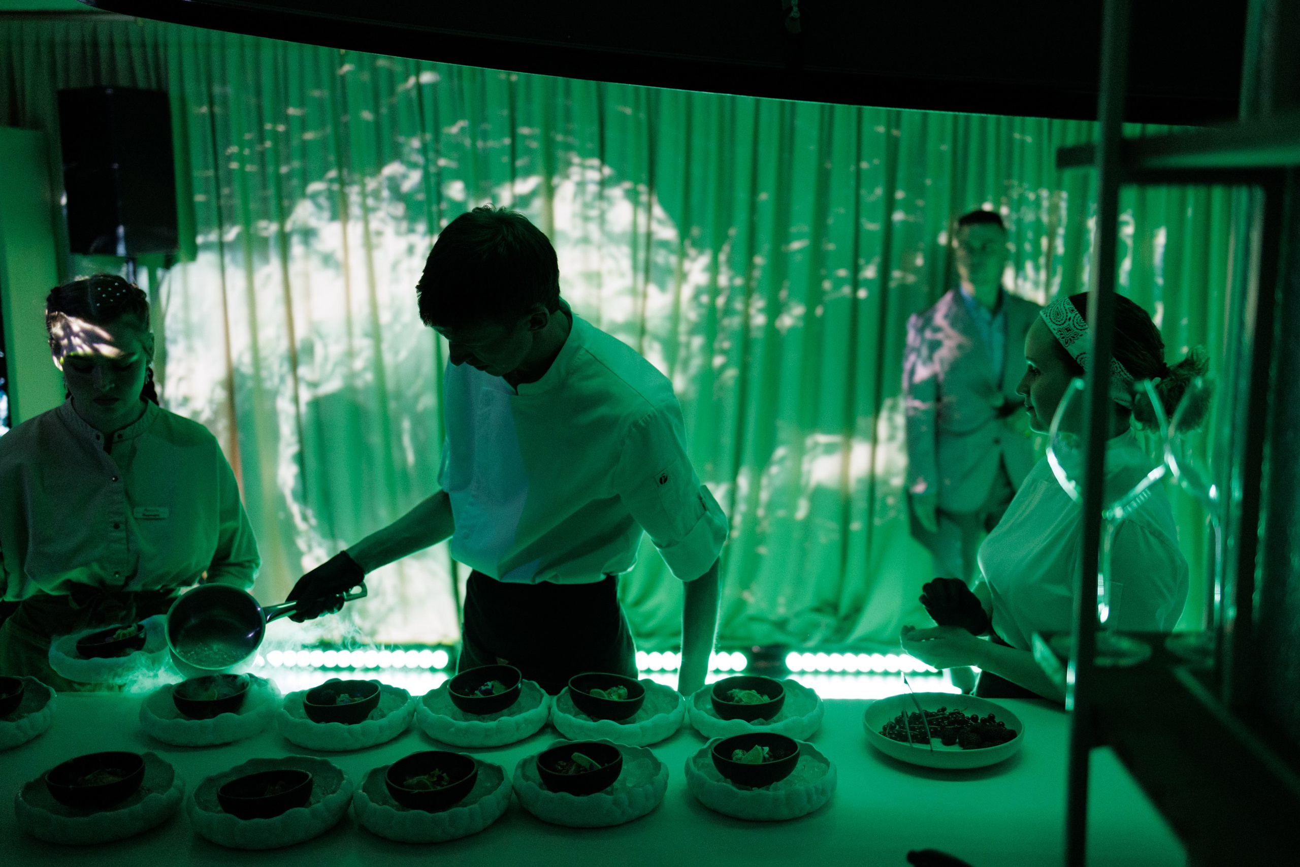 Гастроужин в р.Komorebi (may.25). Свадебный фотограф