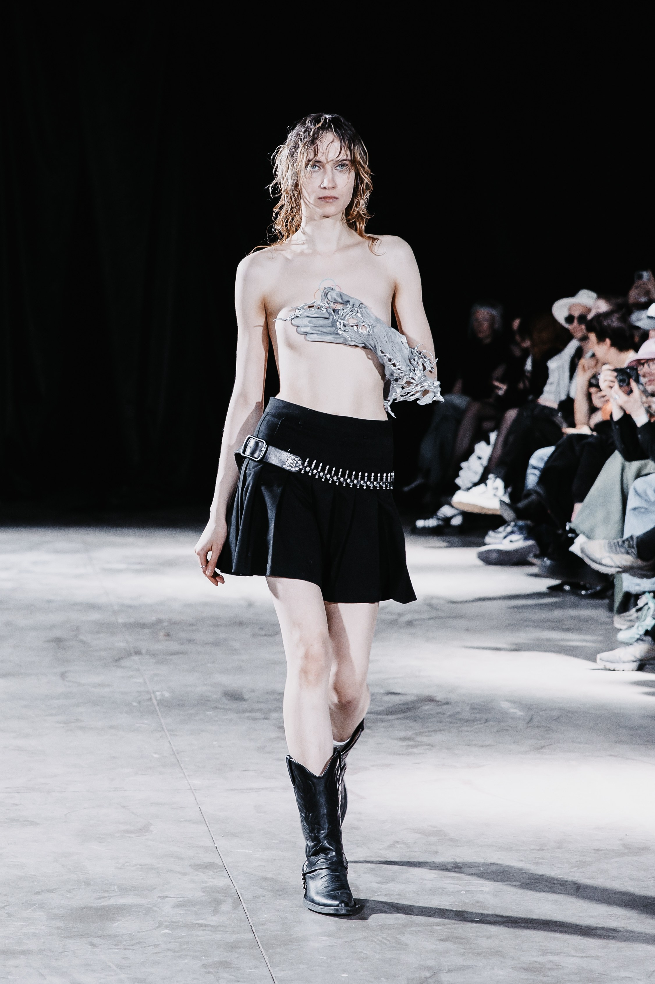 AUXI catwalk андеграунд показ-перфоманс. Фотограф в Санкт-Петербурге Вагнер Юлия