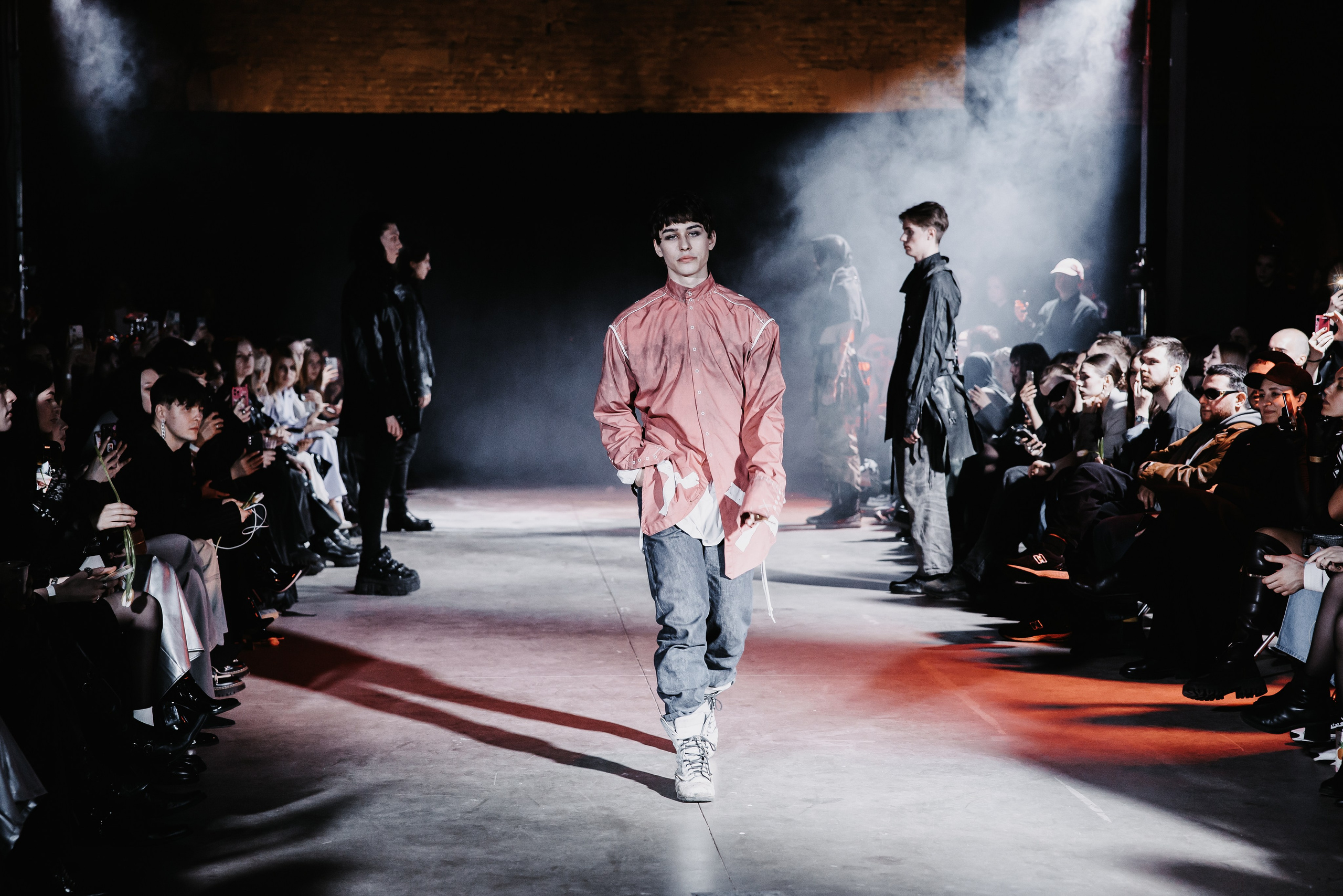 AUXI catwalk андеграунд показ-перфоманс. Фотограф в Санкт-Петербурге Вагнер Юлия