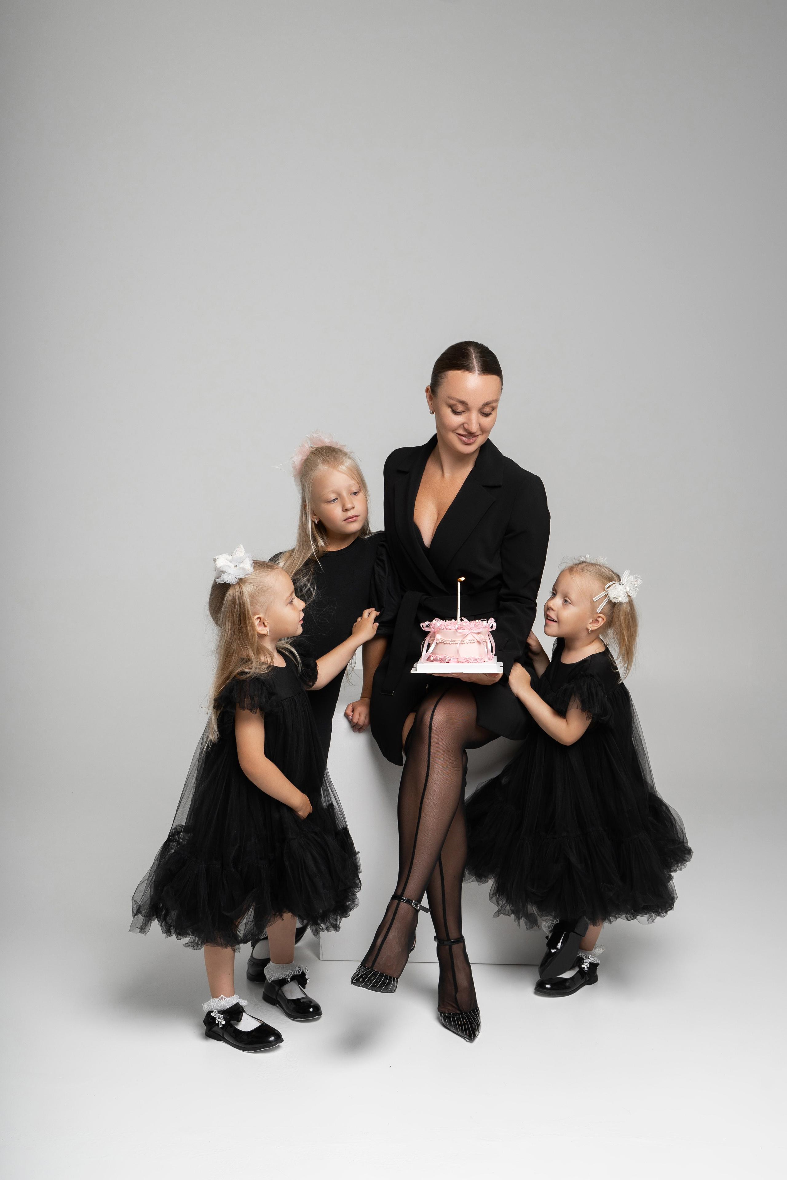 Алисе и Анюте 4 года. Фотограф Татьяна Мамонтова