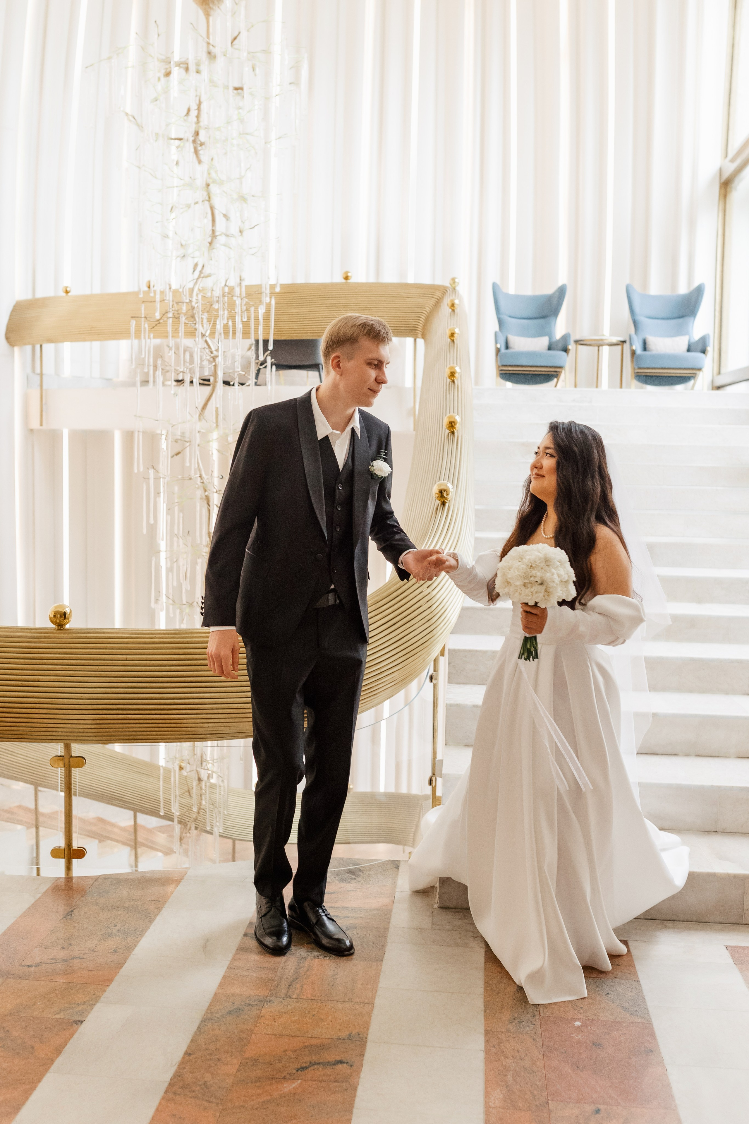 Андрей и Анна. Интурист. Комсомольская площадь. Свадебный фотограф в Хабаровске