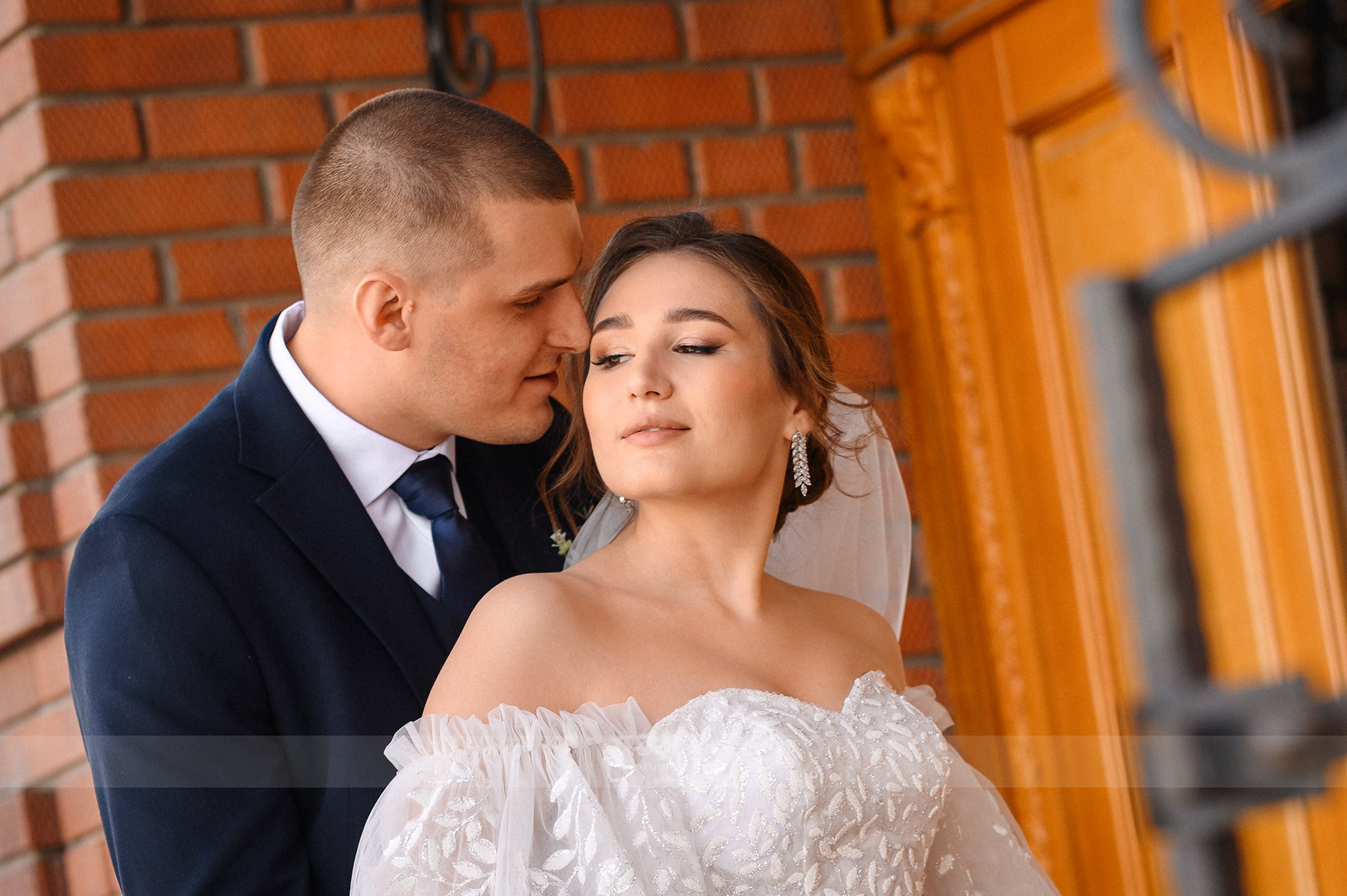 Свадебная фотосессия С&А на Садовой, 19. Свадебный, семейный и event фотограф в Новосибирске и Новосибирской области Саша Кё