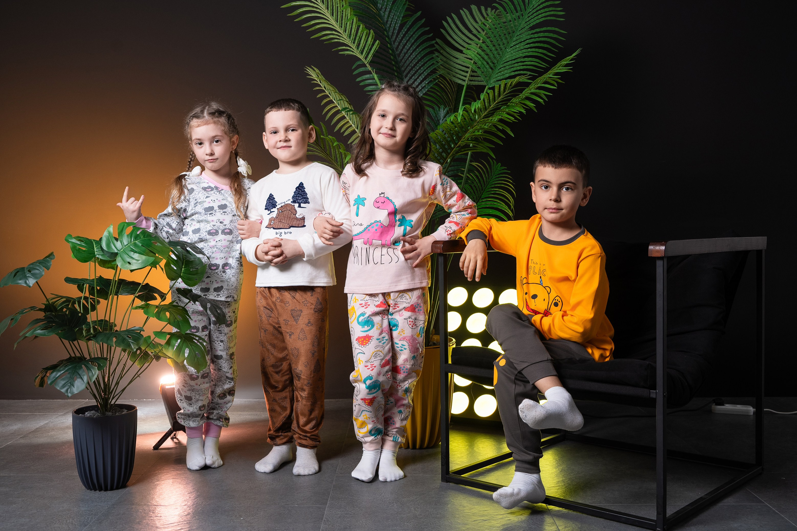 Выпускная фотосессия в фотостудии. Выпускные альбомы Нижнекамск Набережные Челны Фотостудия Небо