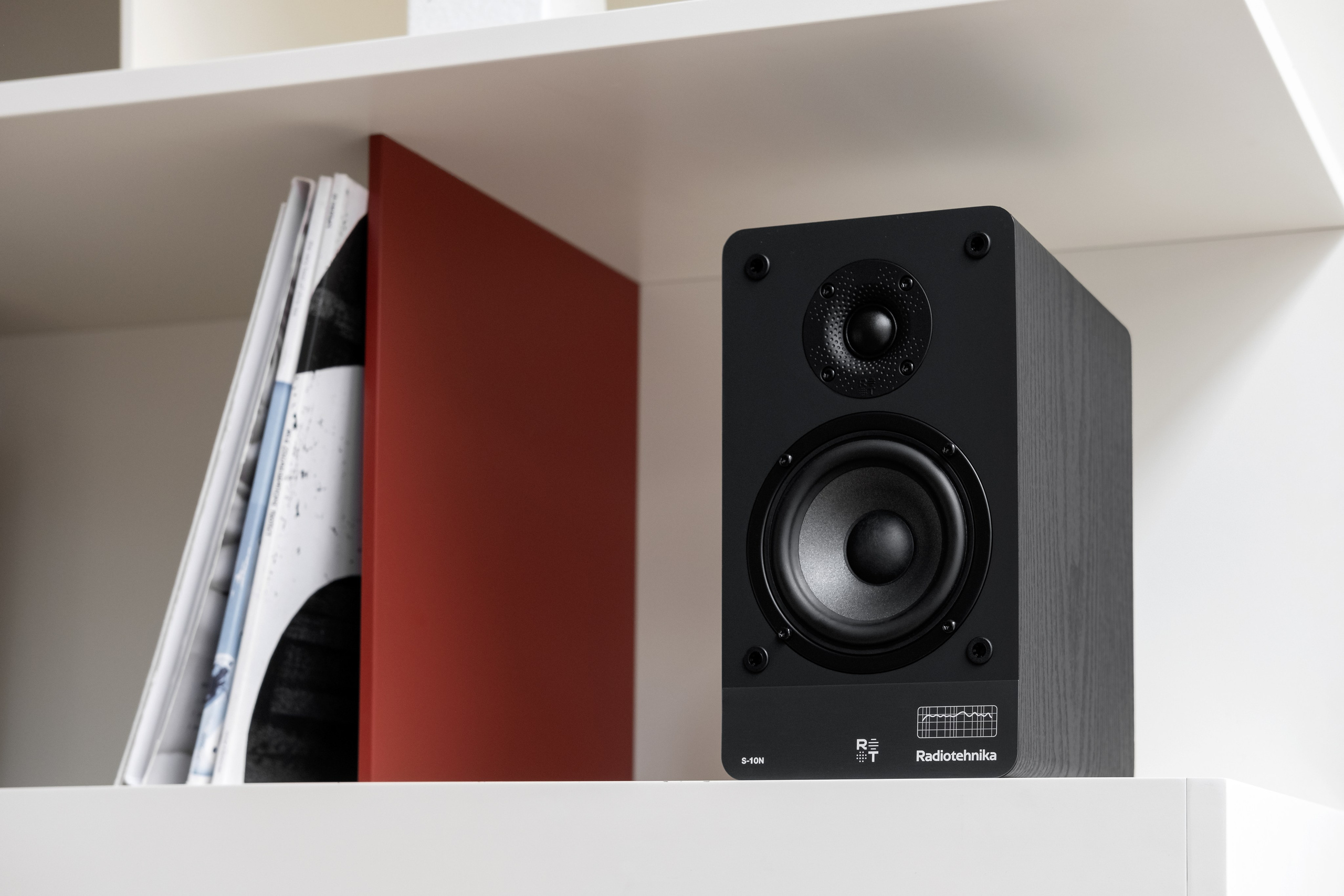 Аудиосистемы и музыкальные колонки. Сайт предметного фотографа Белоусовой Анны