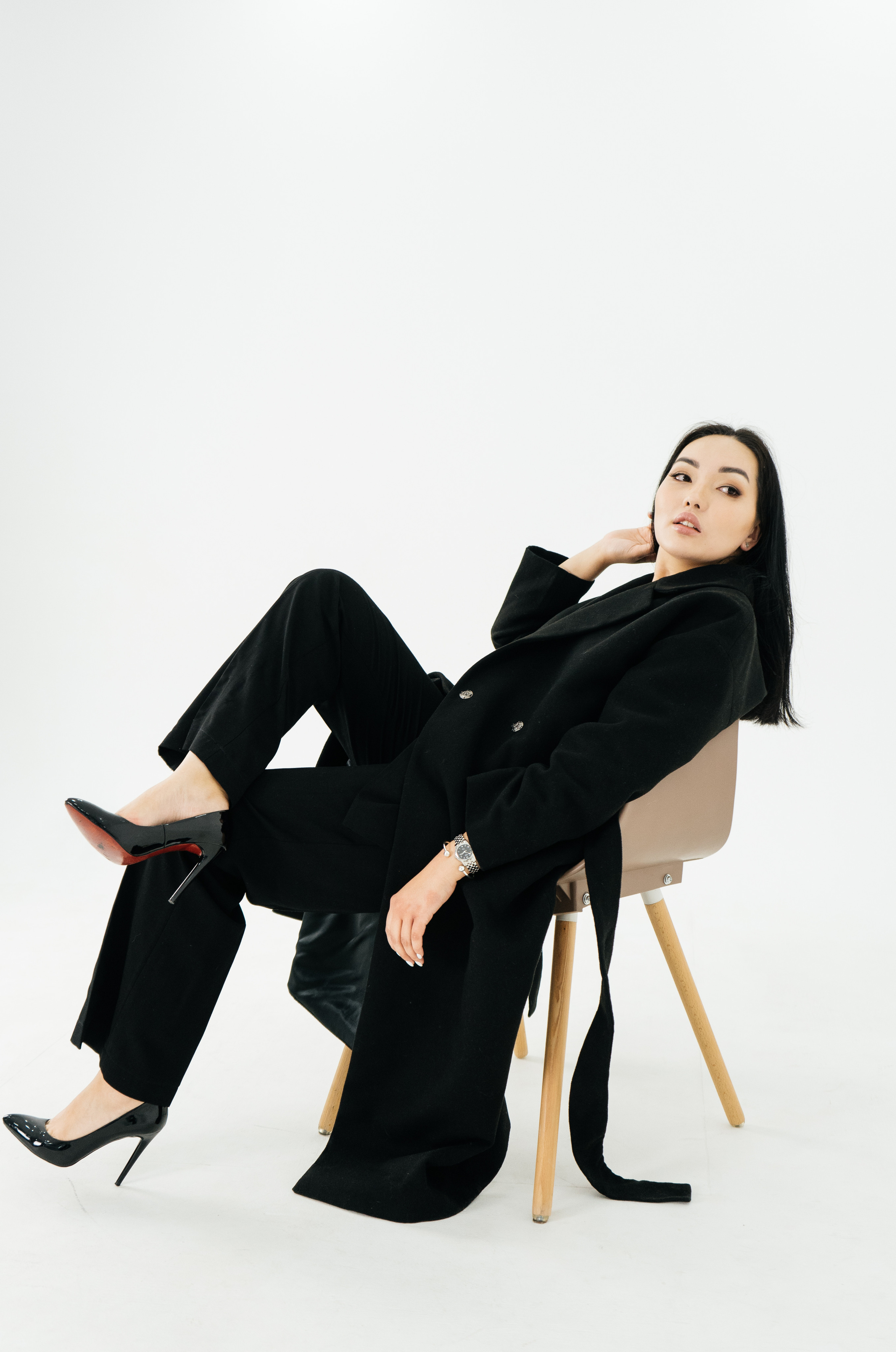 Фотосессия для контента в Алматы. Фотограф Сиражев Карымсак. Фотосессия, бизнес портреты