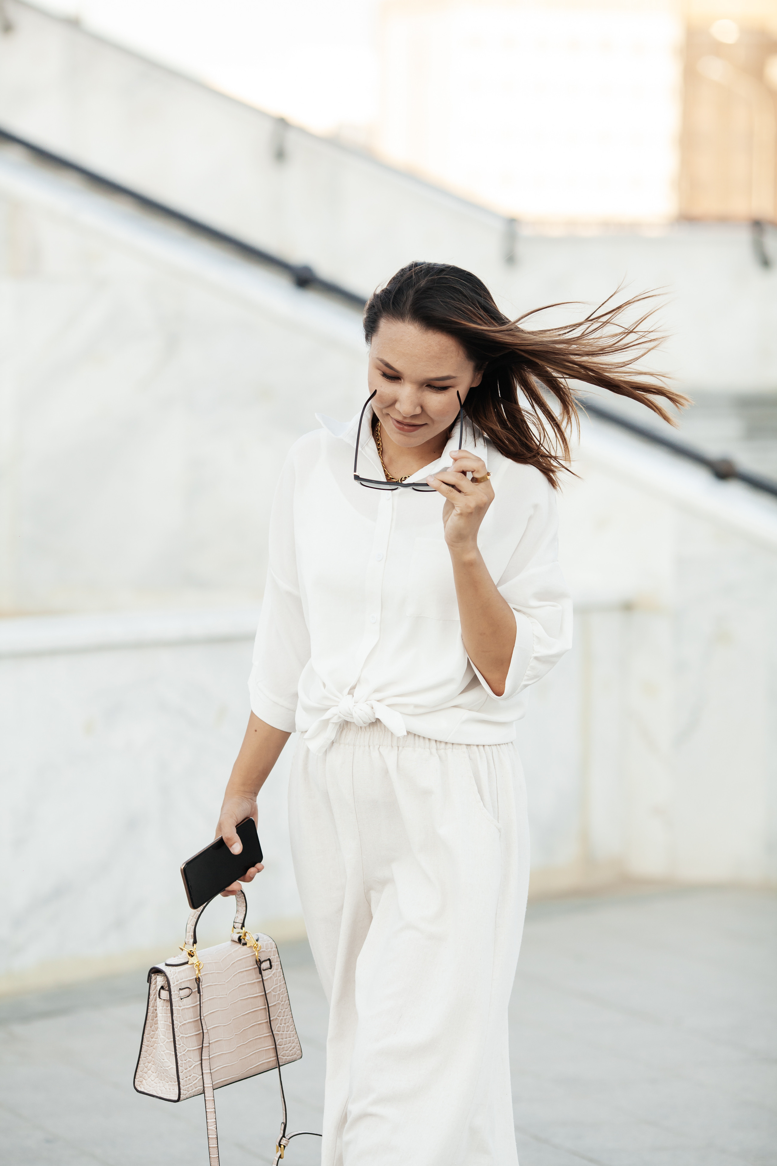 Фотосессия для контента в Алматы. Фотограф Сиражев Карымсак. Фотосессия, бизнес портреты