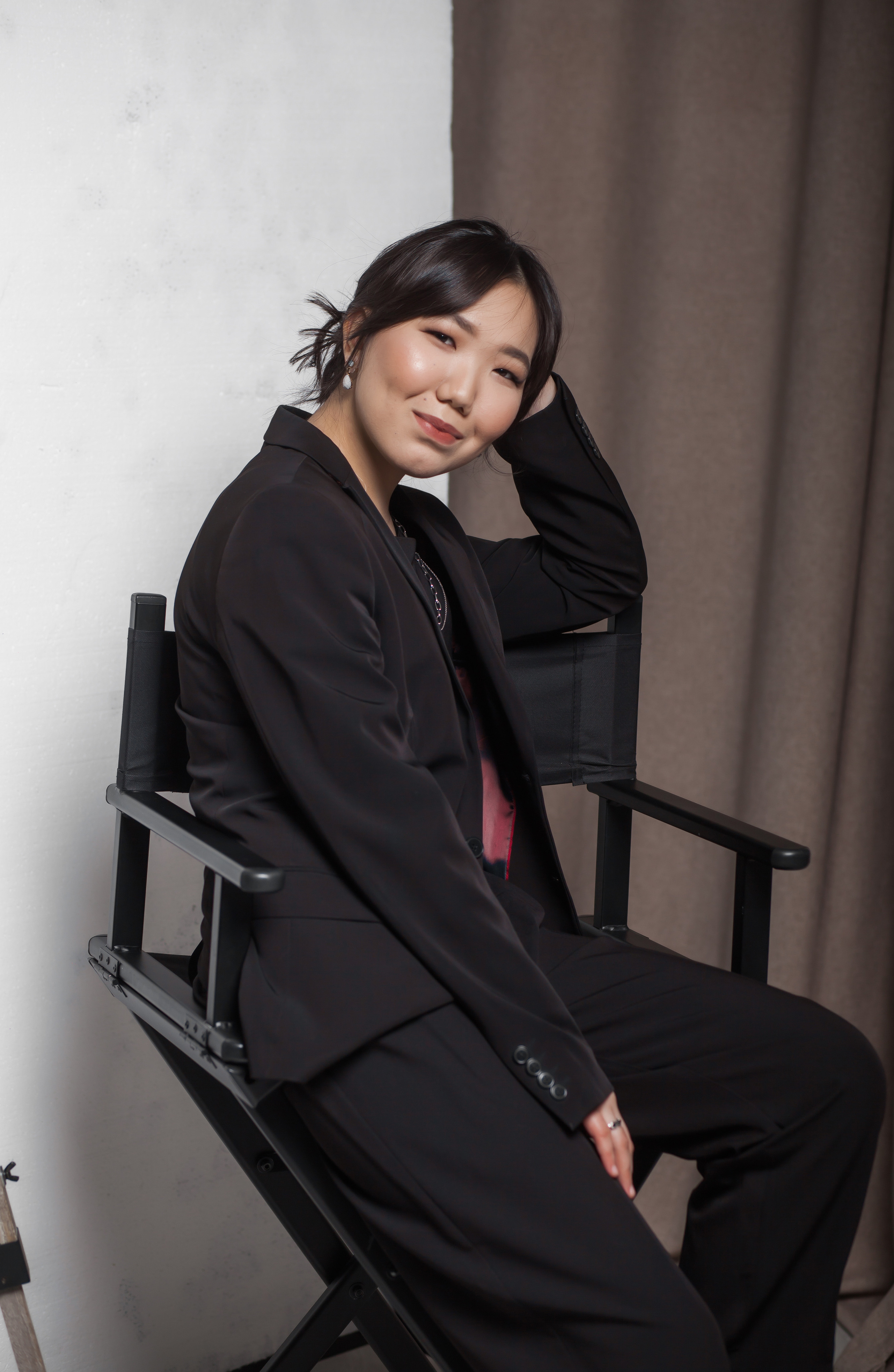 Фотосессия для контента в Алматы. Фотограф Сиражев Карымсак. Фотосессия, бизнес портреты