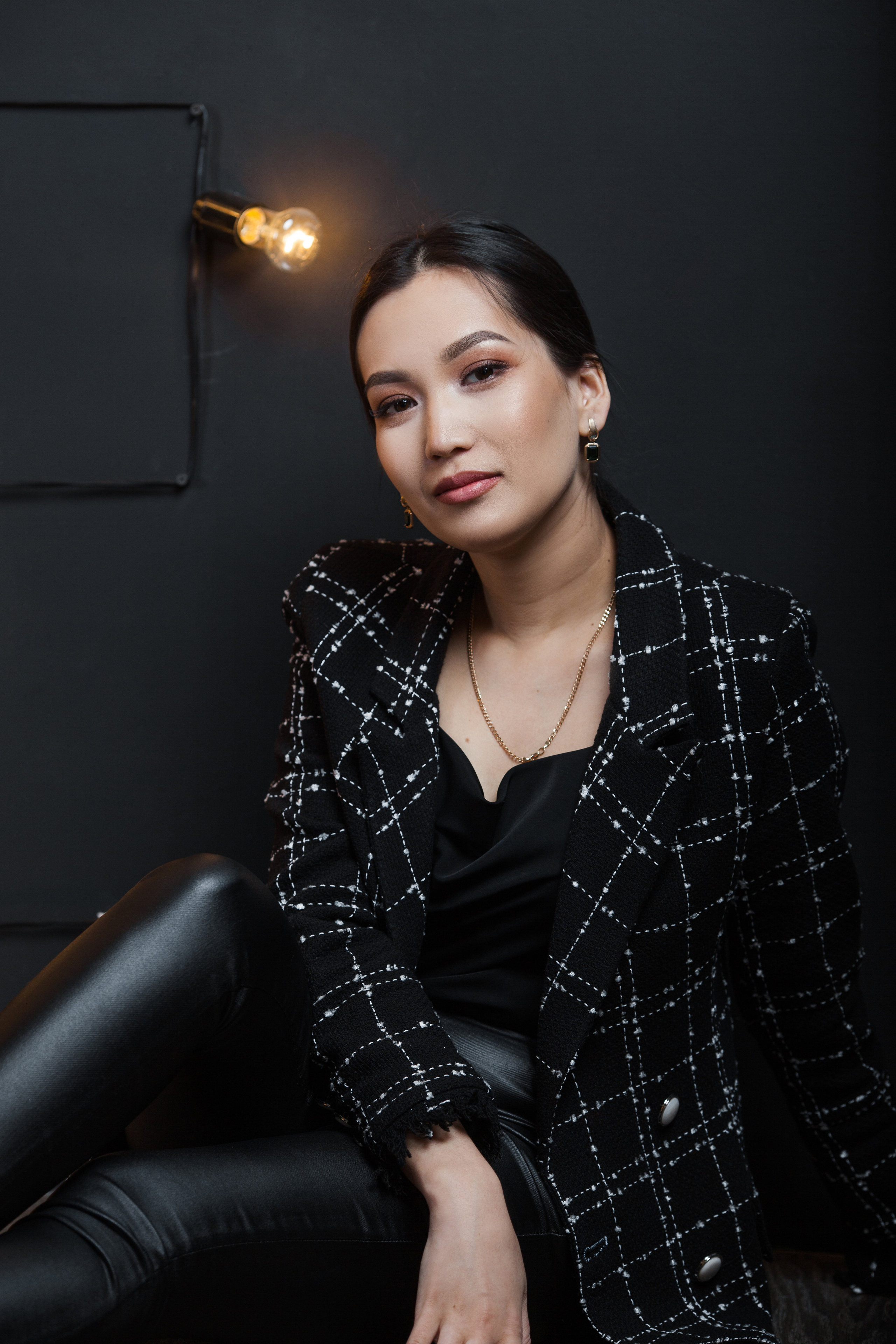 Фотосессия для контента в Алматы. Фотограф Сиражев Карымсак. Фотосессия, бизнес портреты