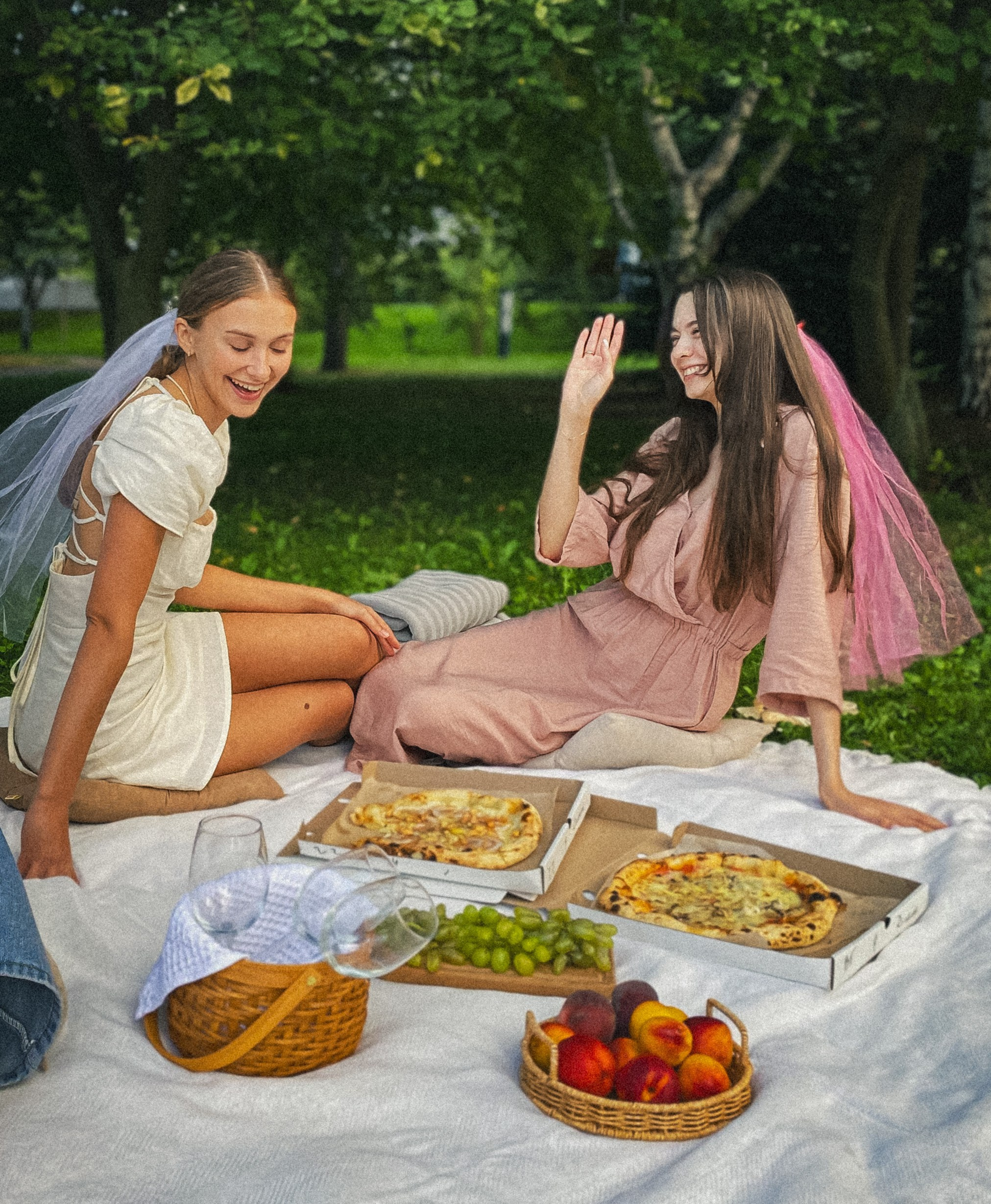 Девичник в парке Чёрное озеро. Чувственный мобильный фотограф в Казани и Сочи Дьяченко Дарья
