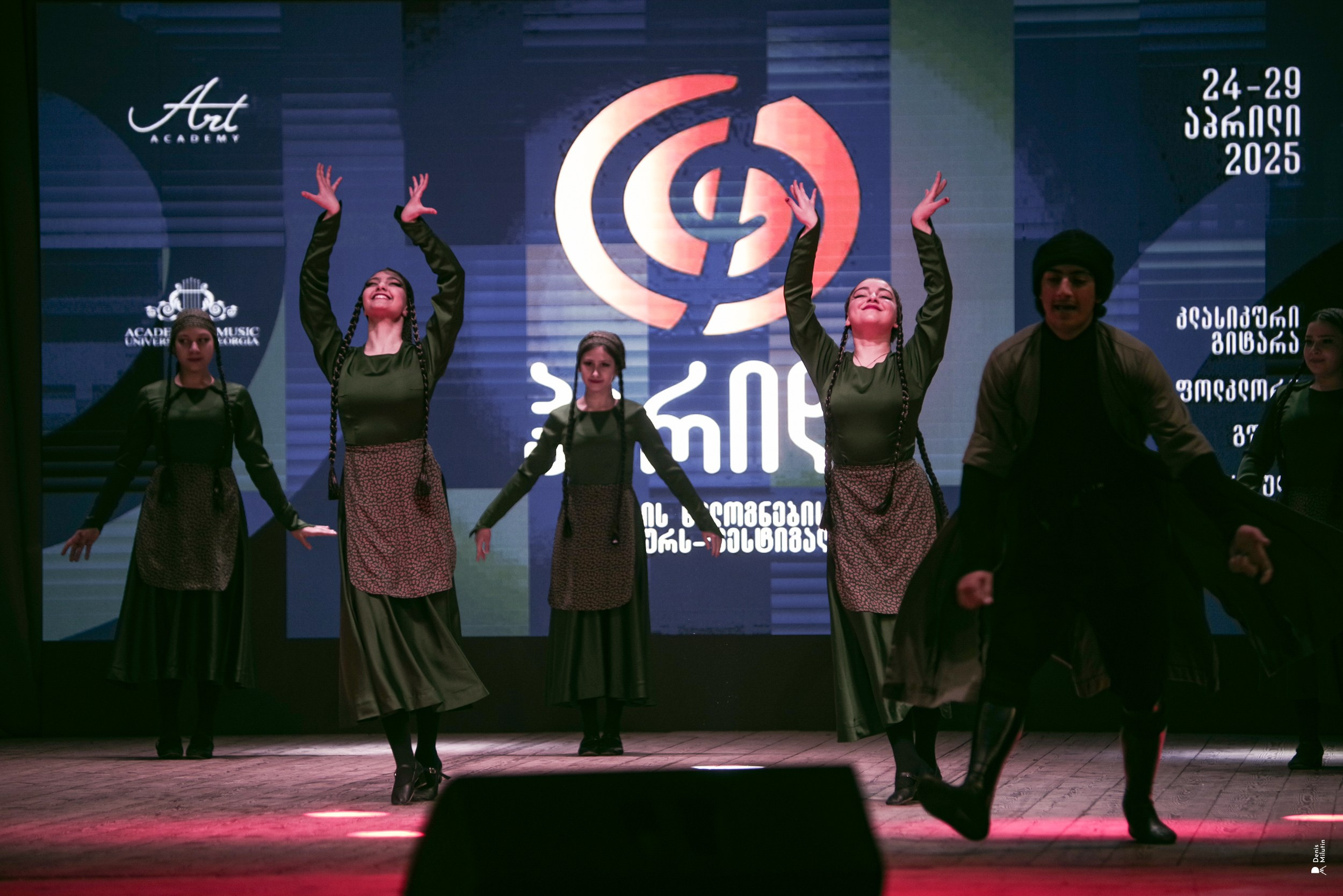 Танцы в Хоби. Портретный фотограф Денис Милютин