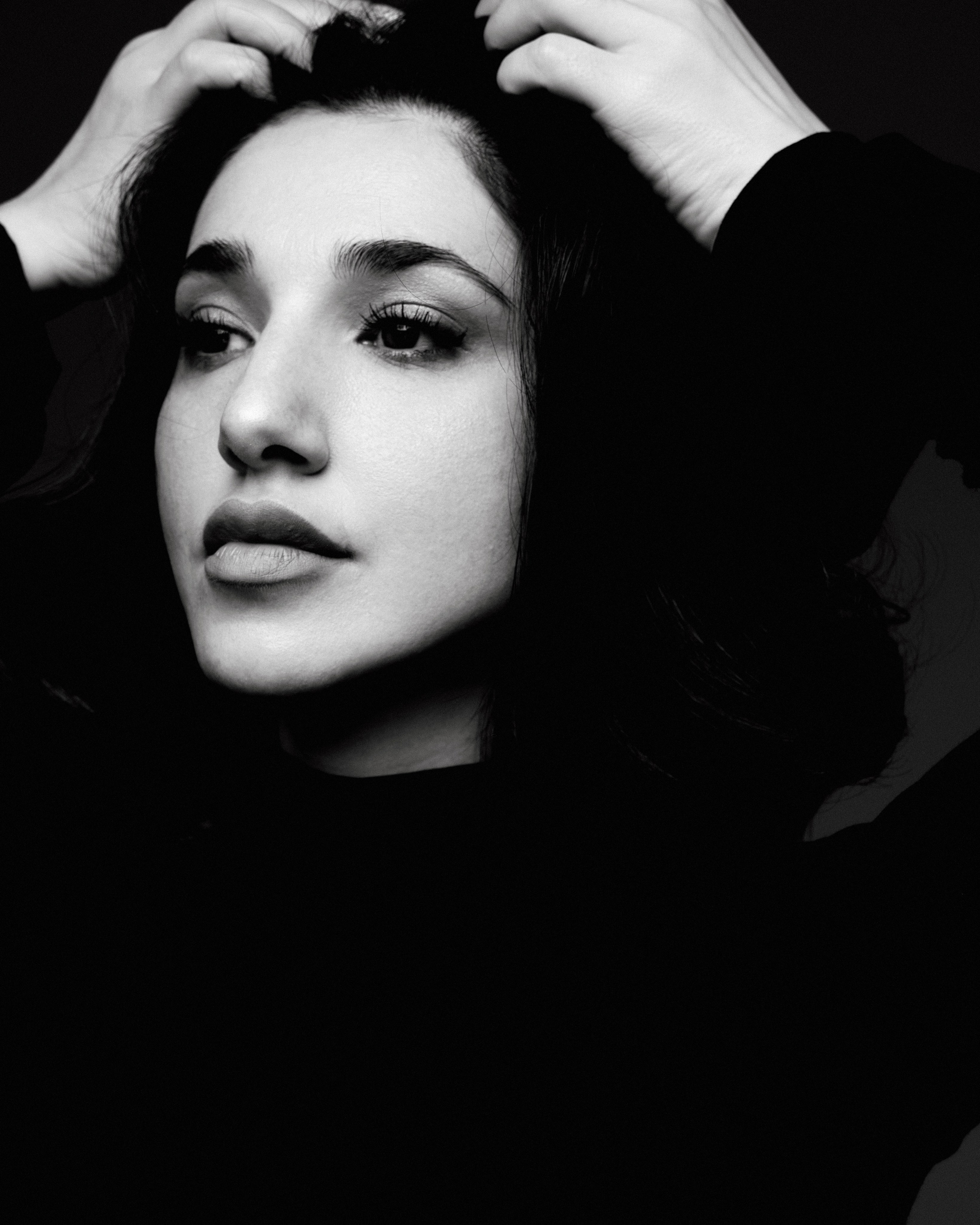 Найка Казиева (Женский стендап ТНТ). Shakhveledova.ru