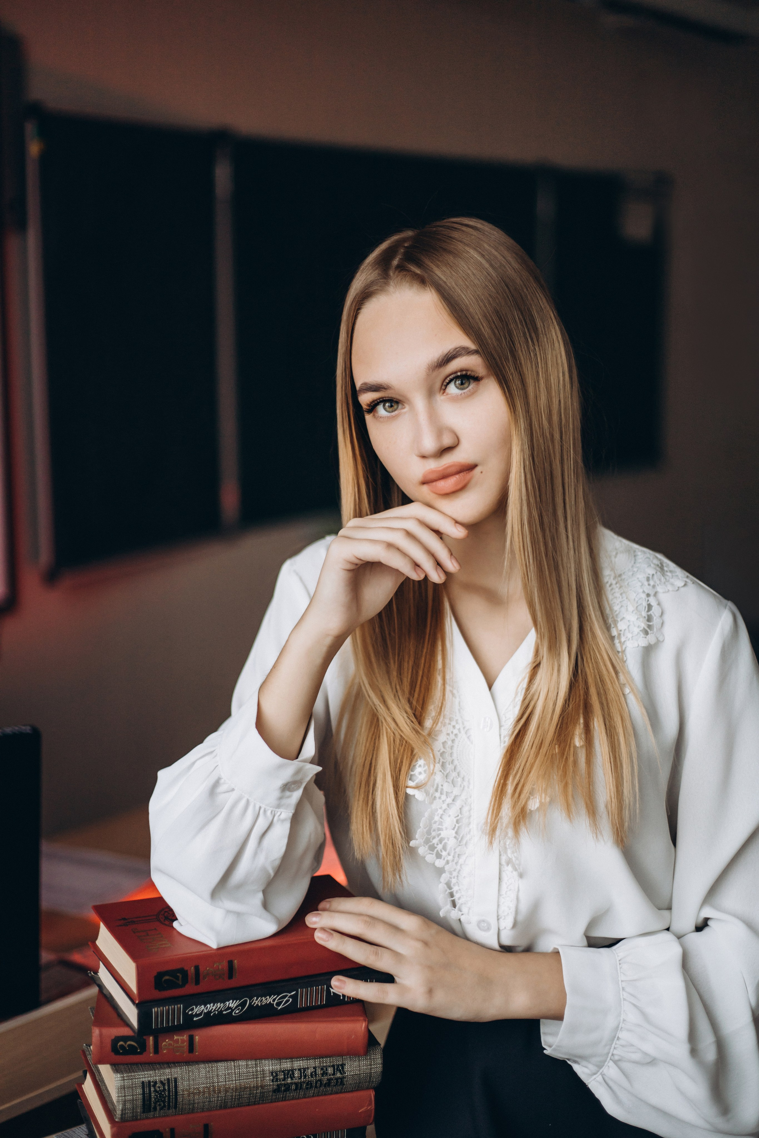 Выпускной класс на альбомы в школе+природа. Портретный и семейный фотограф в Саратове Елена Шустова