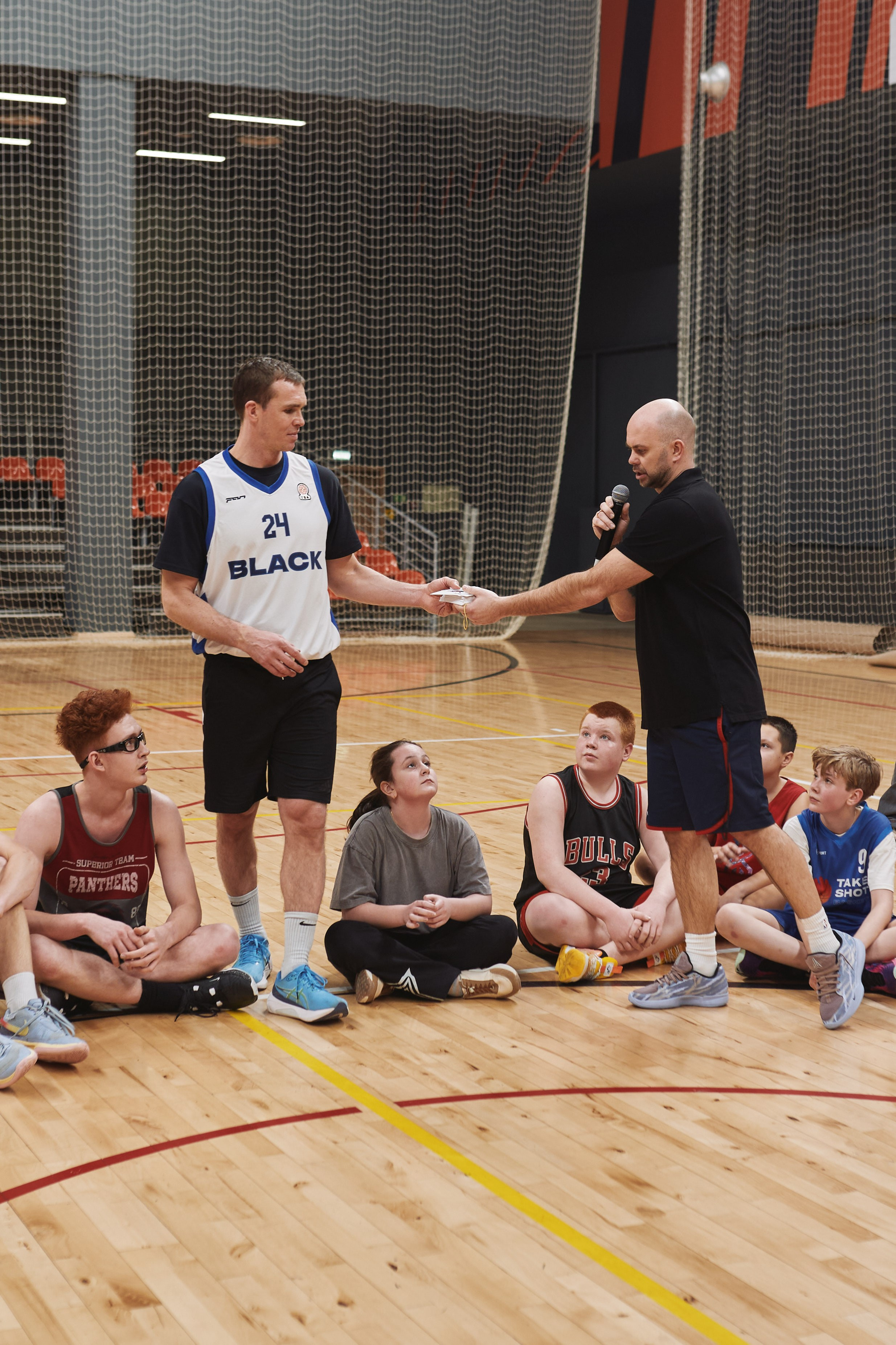 Новогодний баскетбол 2025. Детская лига. Евгений Бреча. Коммерческий и бэкстейдж фотограф в Москве