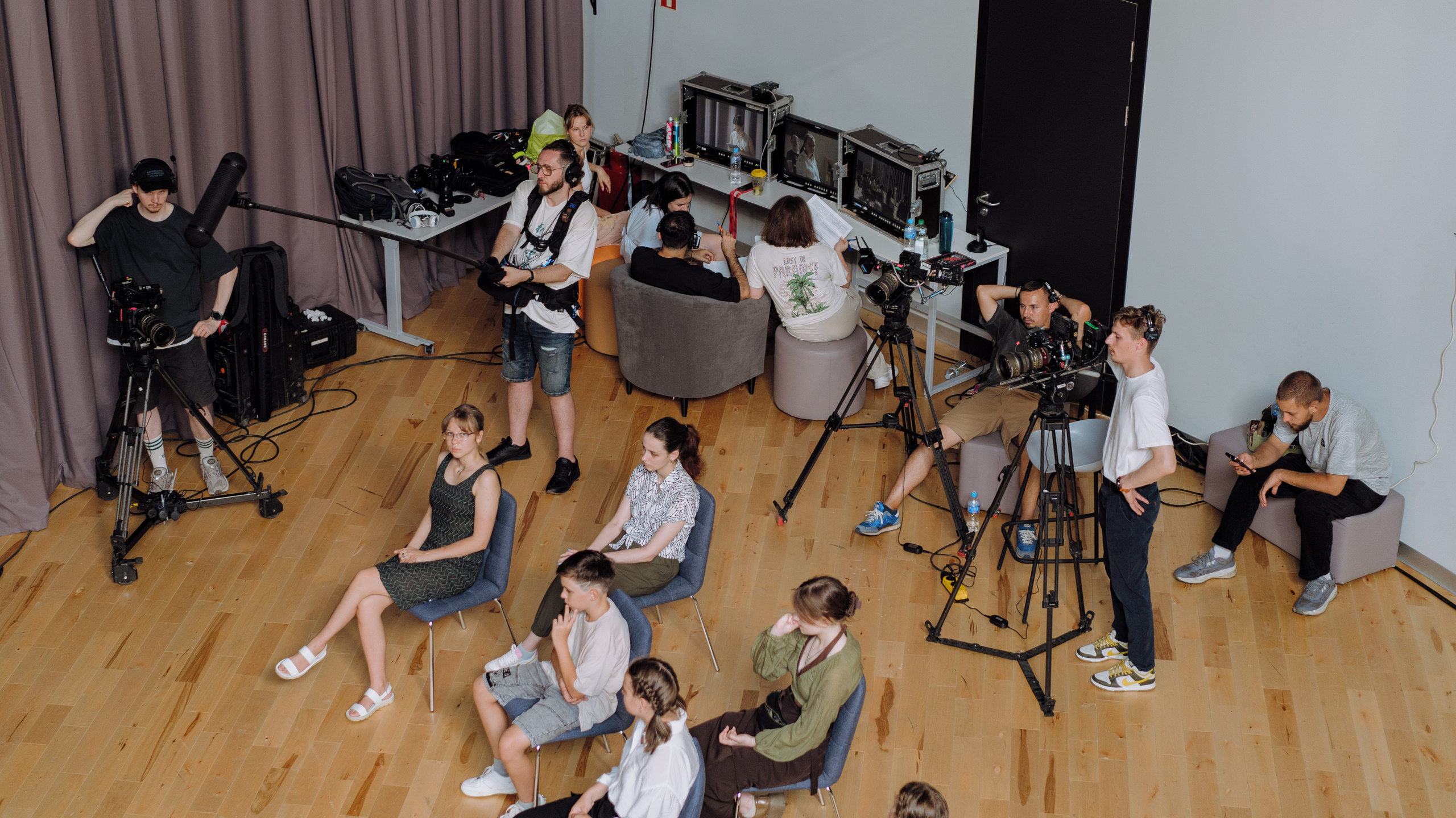 Женя Медведева / Уроки истории. Творческий и репортажный фотограф в Москве Клим Долгов