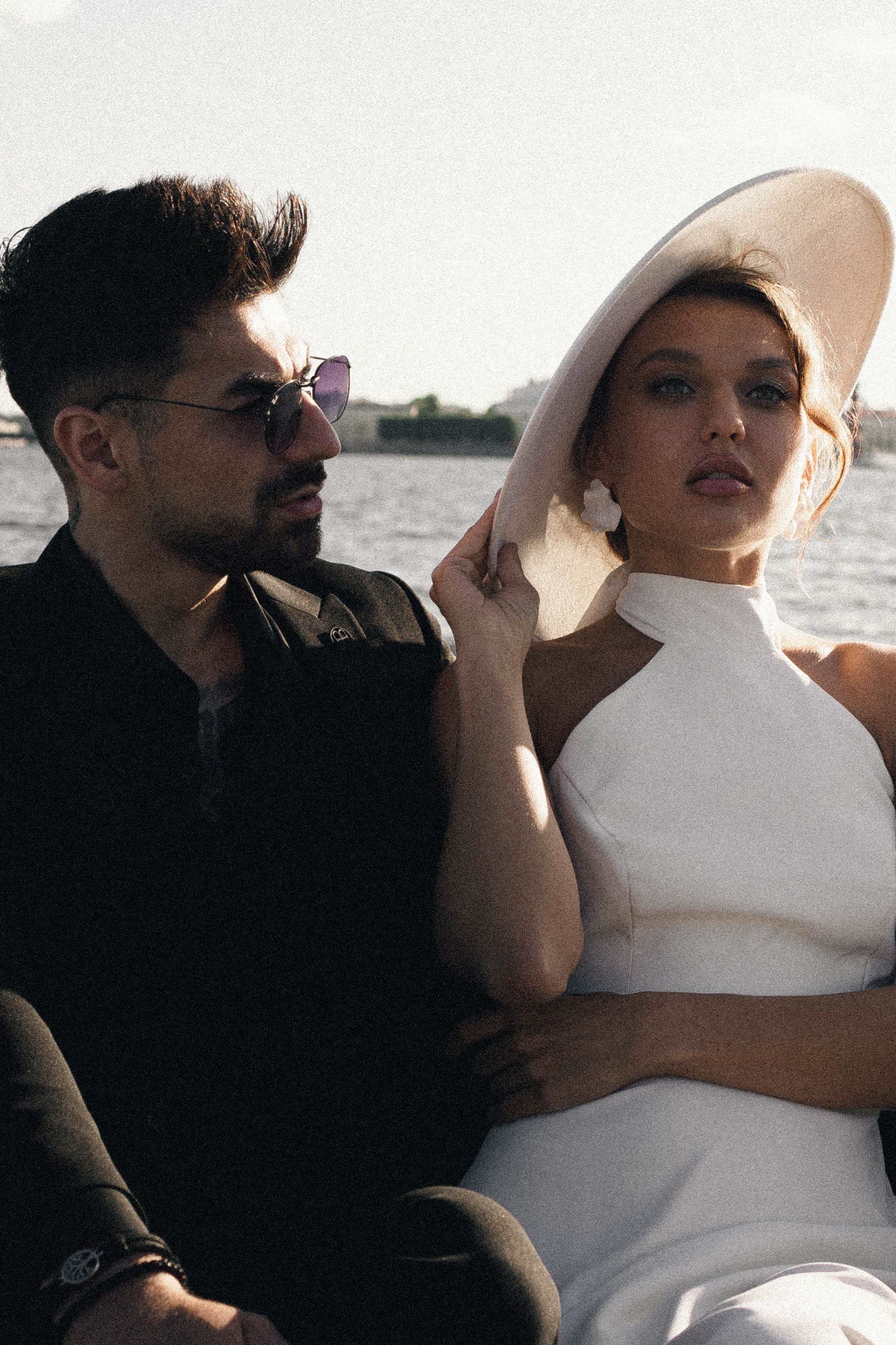 СВАДЕНБНАЯ СЬЕМКА НА КАТЕРЕ ПО КАНАЛАМ САНКТ-ПЕТЕРБУРГА И В АКВАТОРИИ НЕВЫ. Профессиональный фотограф, Санкт-Петербург — Виктория Богомолова