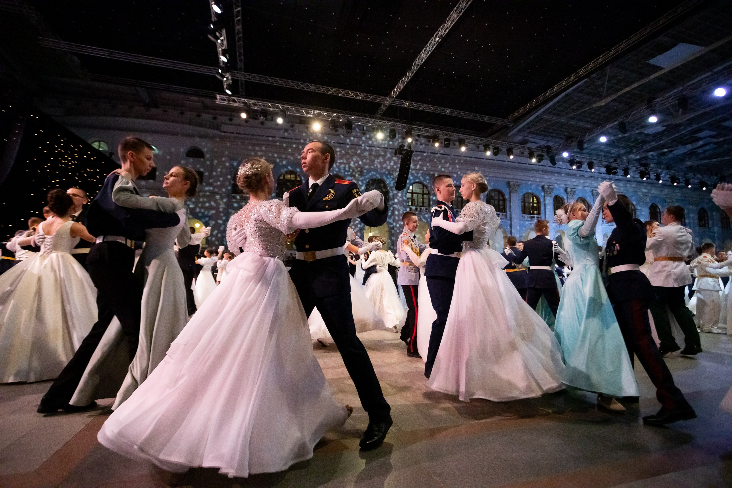 Кадетский бал. VICTOR SAPOZHNIKOV