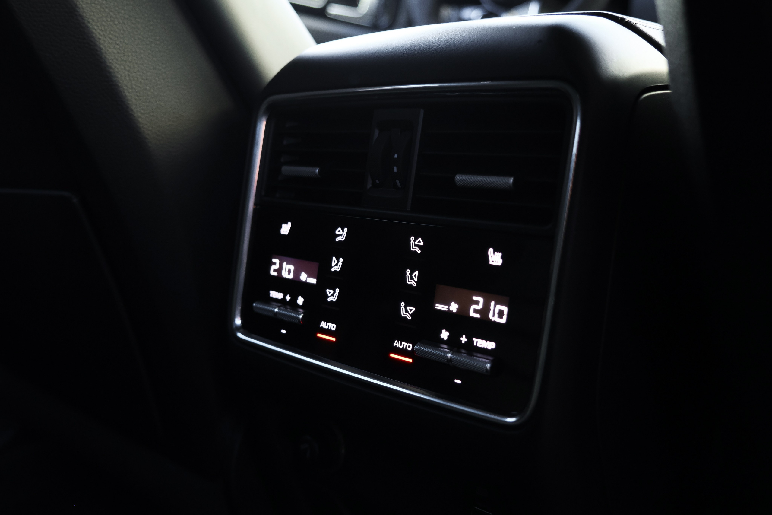 Porsche Cayenne Turbo. Photo-nk