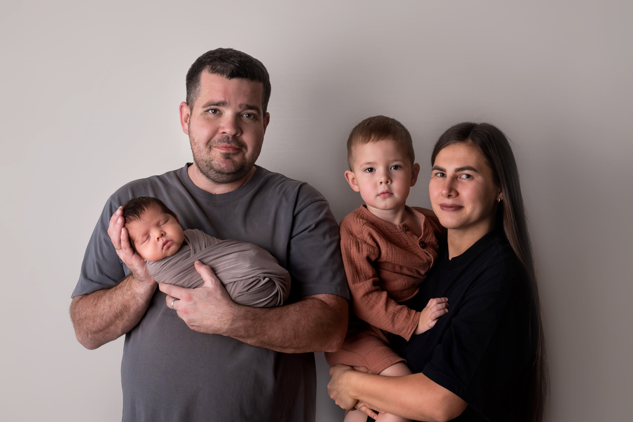 Кадры с родителями и старшими детьми. Фотограф новорожденных в Екатеринбурге Анастасия Карманова