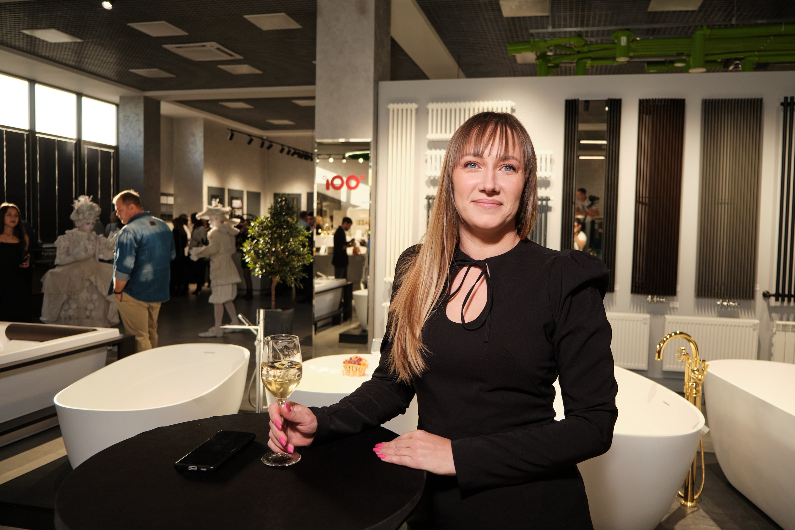 Открытие салона 100 градусов. Антон Ив