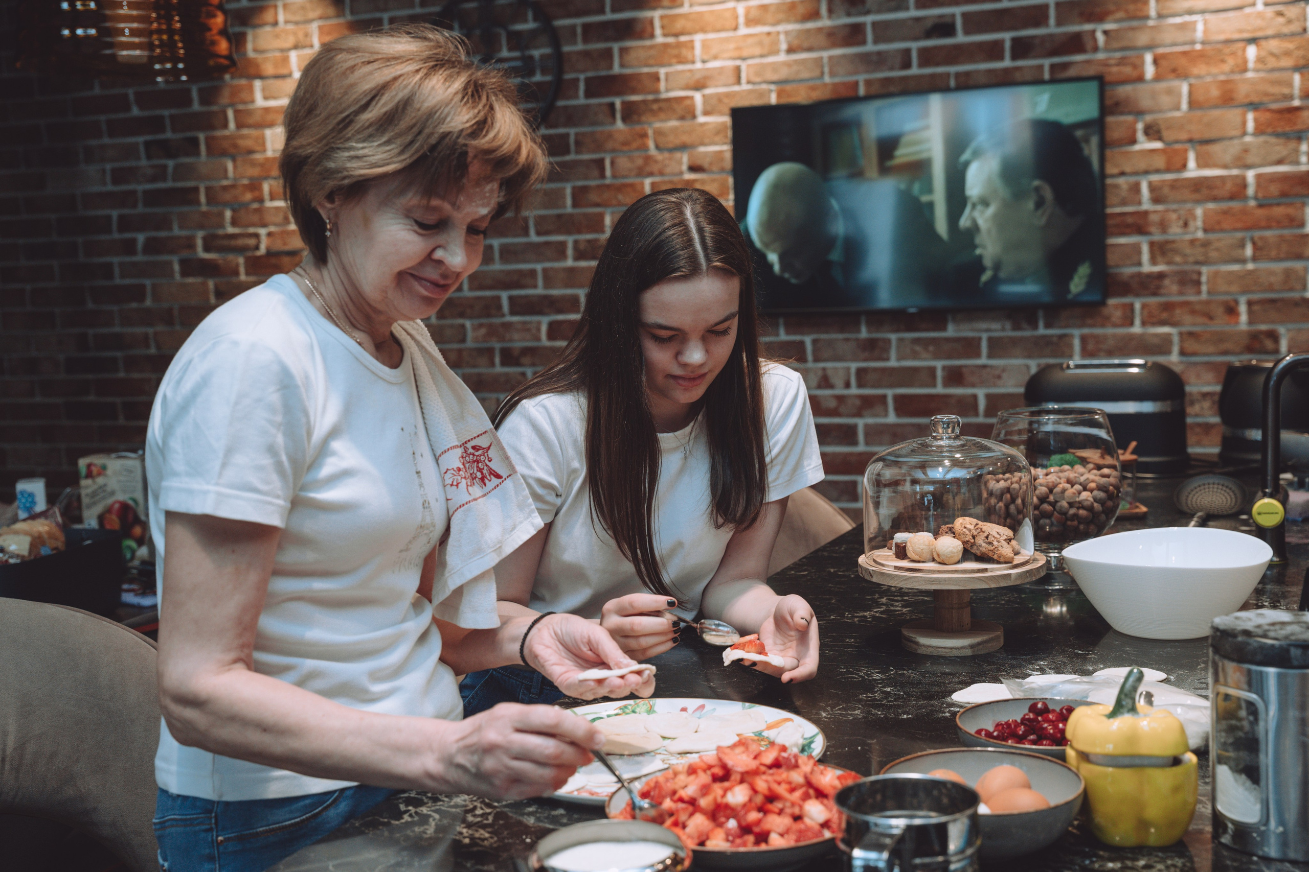 МЫ ЛЕПИЛИ ВАРЕНИКИ. Семейный и детский фотограф Анна Бренч