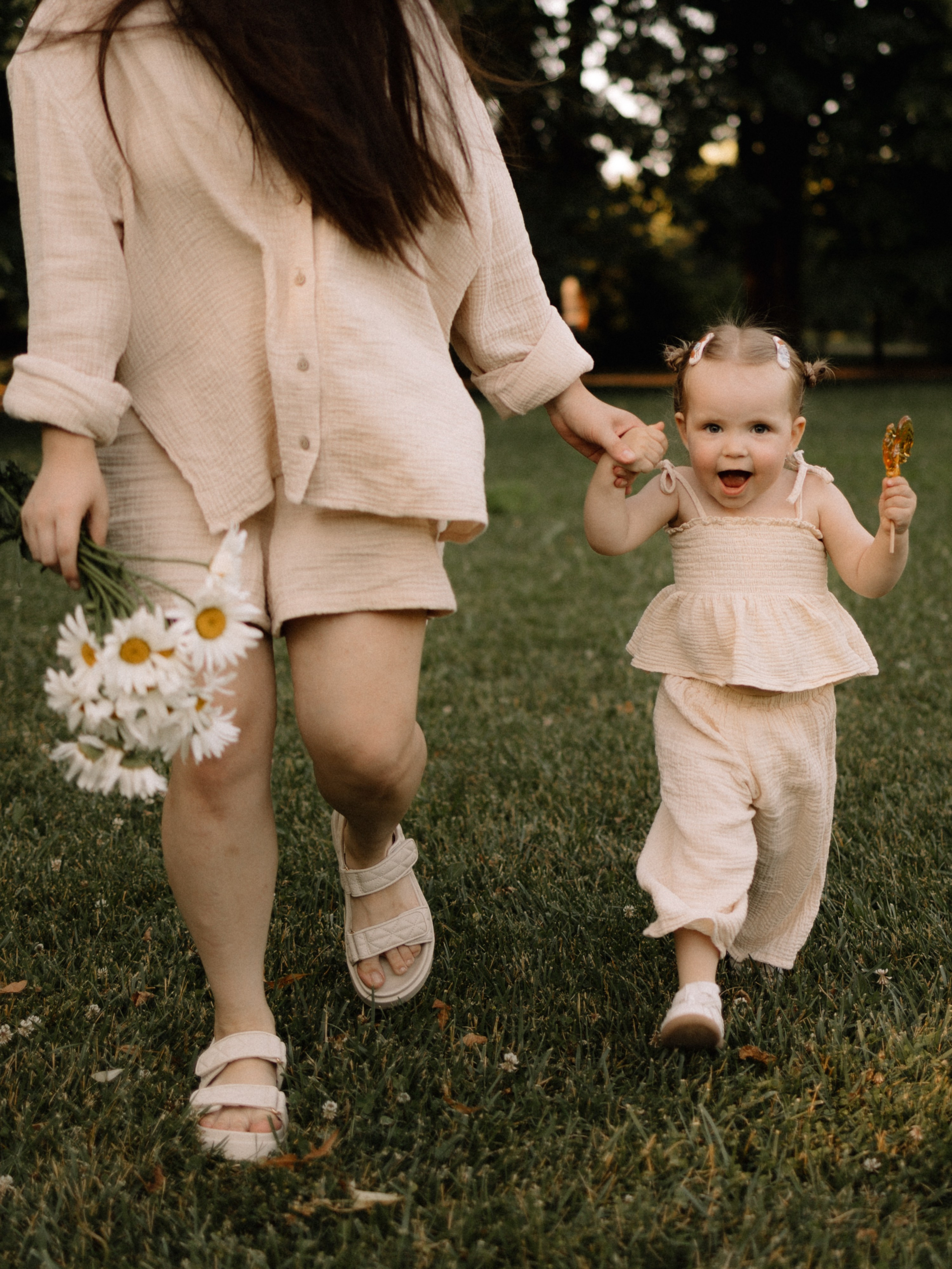 К двум годам Машули — дендрарий. Семейный фотограф в Краснодаре Храмова Анна