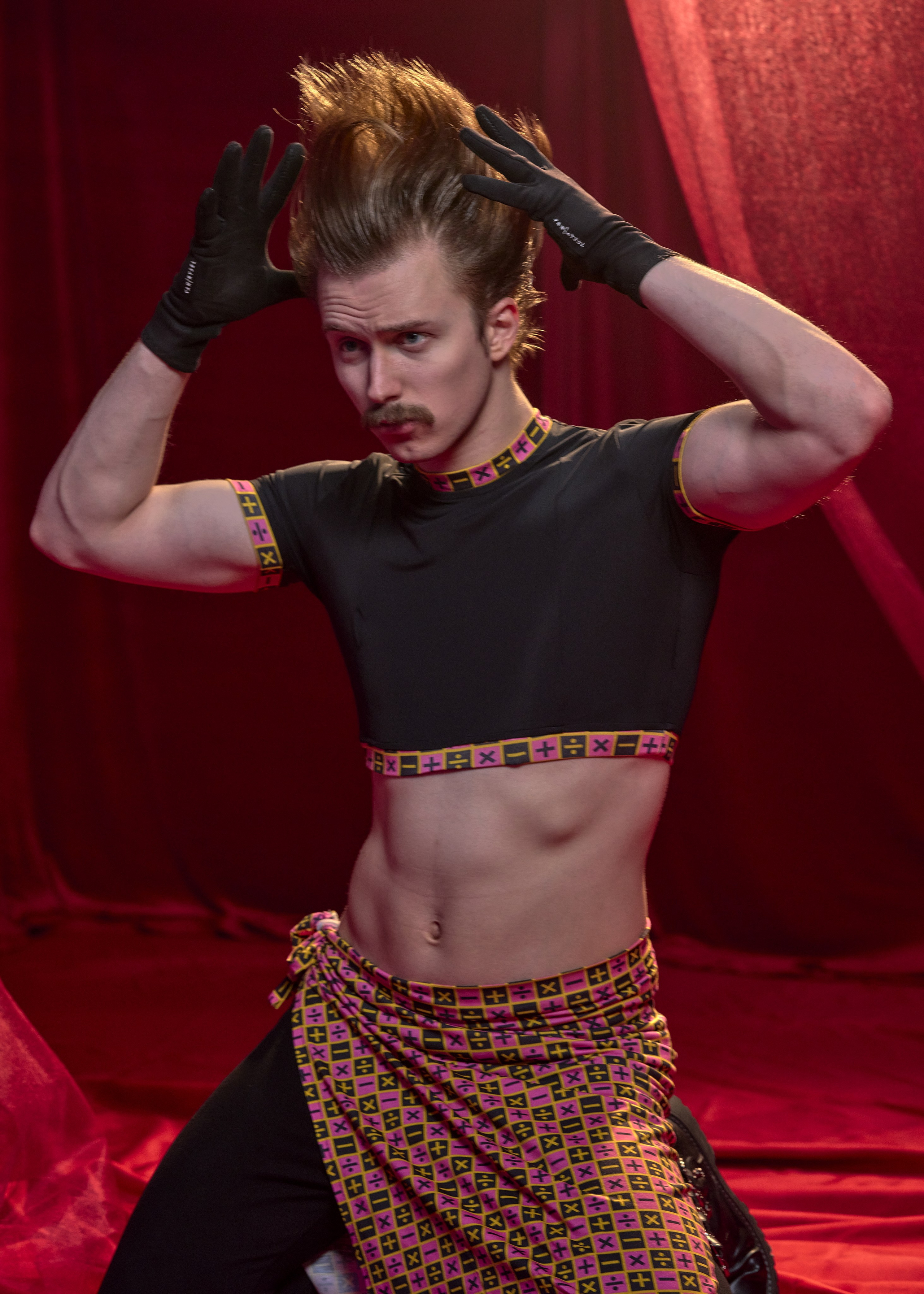 Я  фотограф. Работаю в городе Москва,