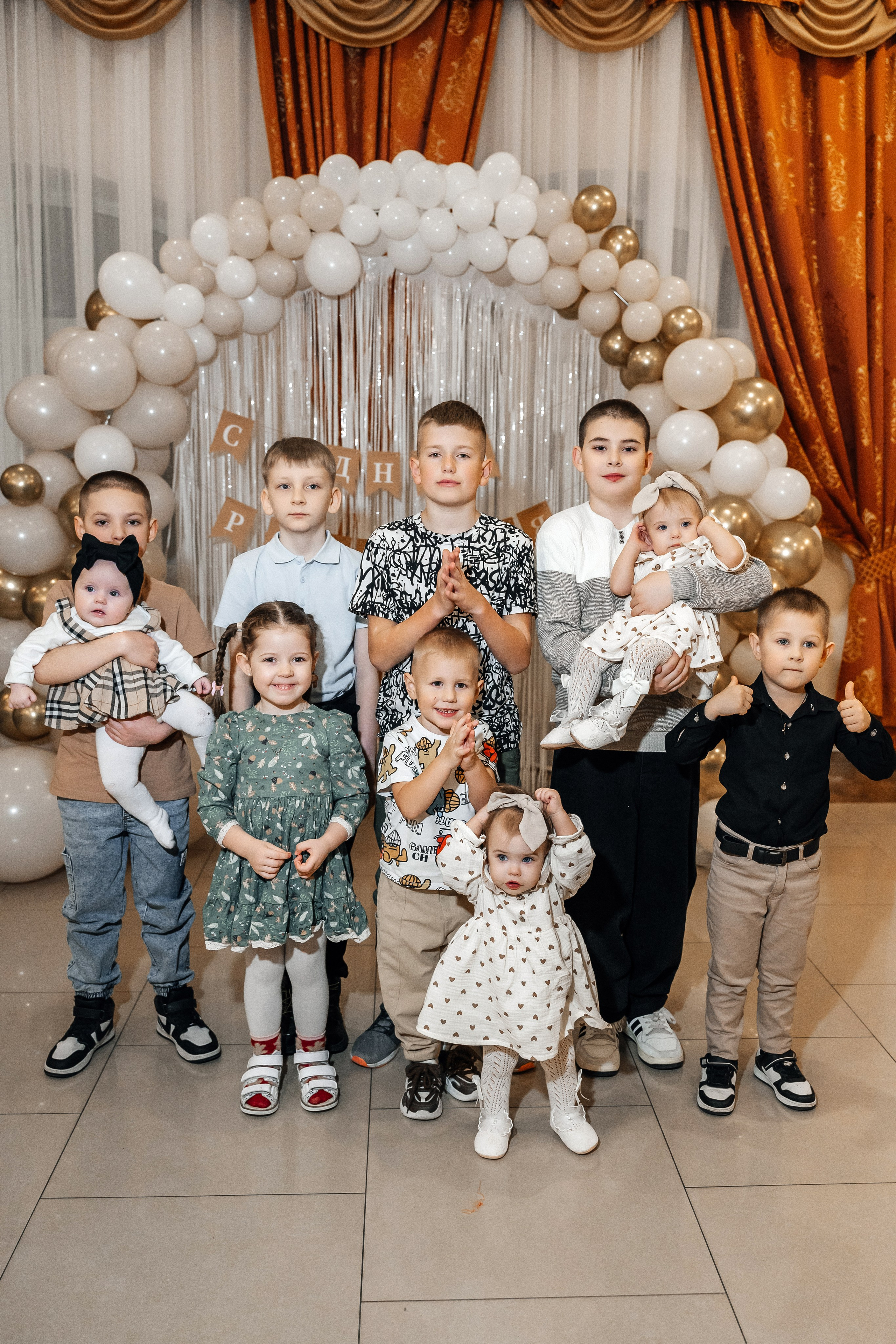 Александра и Виктория 1 годик. Семейный фотограф в Белгороде Амелина Алина