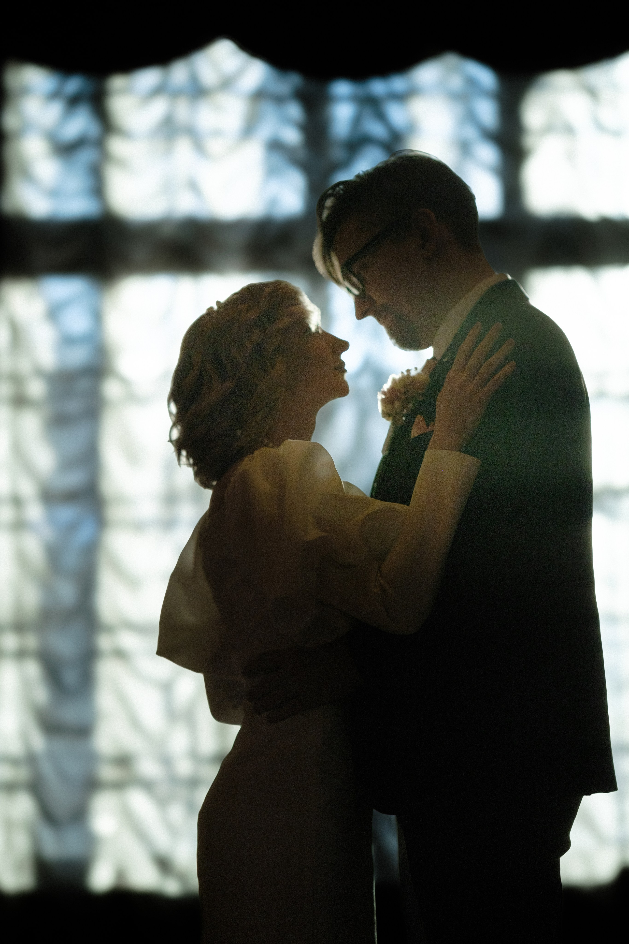 ЗАГС Петроградского района г. Санкт-Петербург - фотосессия молодожёнов в гостиной перед регистрацией. Фотограф Александр Шведов