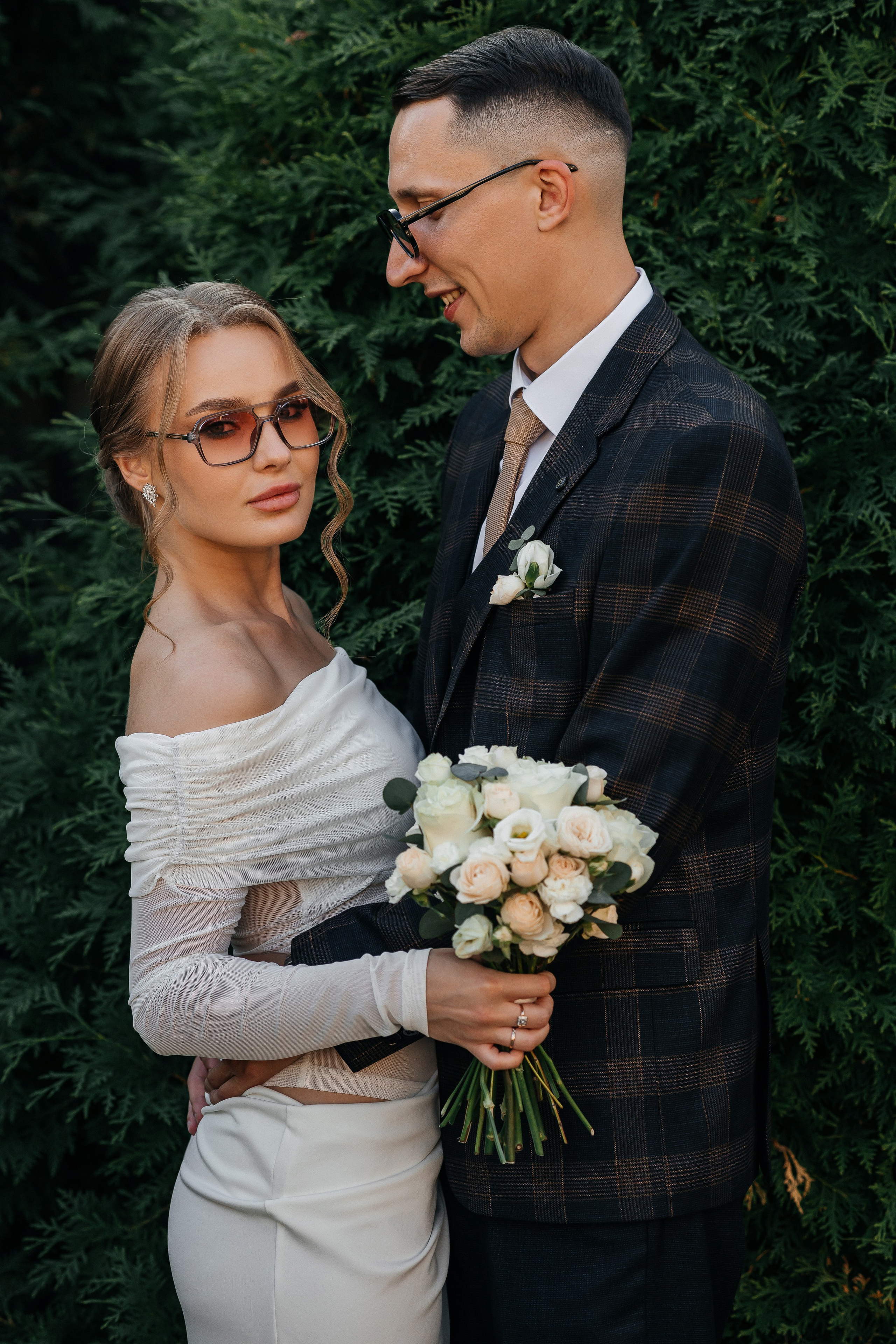 Красивый свадебный ужин в уютном ресторане. Олег Сверчков | Свадебный фотограф Вологда