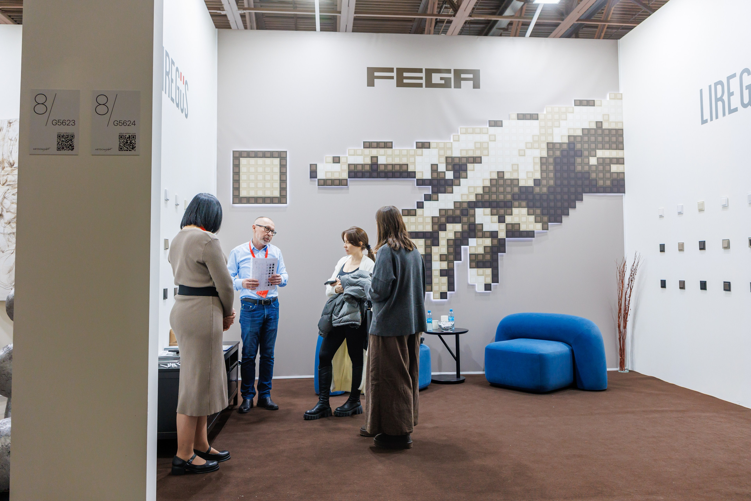 Фотосессия стенда в рамках выставки. Фотограф в Москве Дмитрий Емельянов