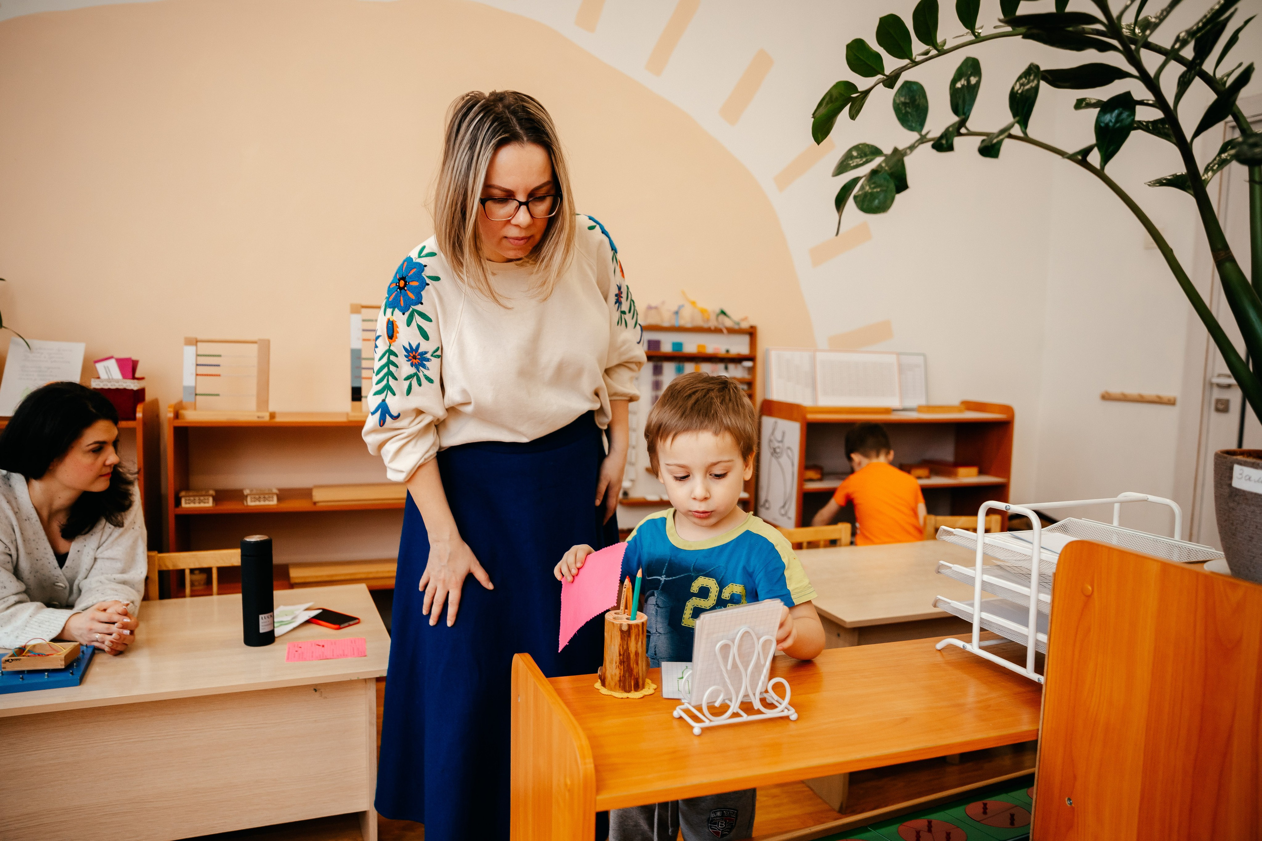 8 марта в Монтессори-саду. Семейный lifestyle фотограф в Санкт-Петербурге Людмила Пахомова