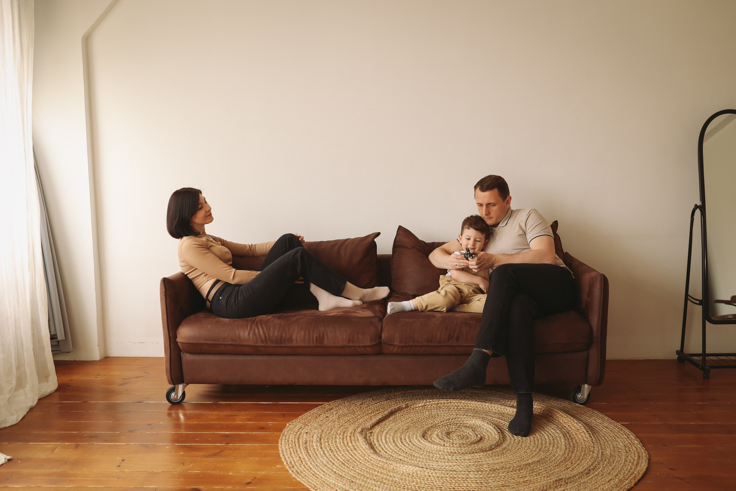 Семейная фотосессия в студии семейная фотосессия в Москве. Фотограф Владимир Москва