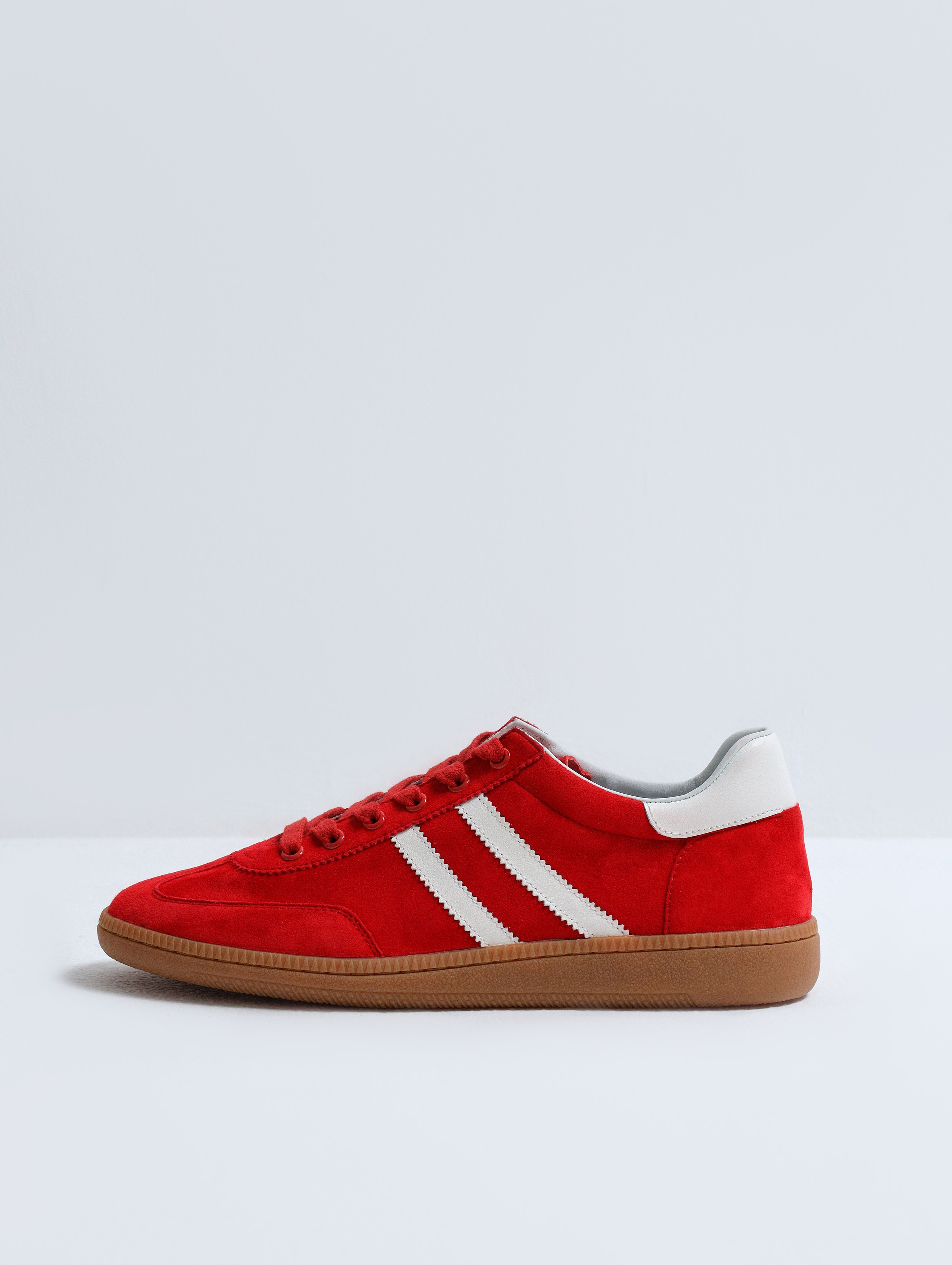 Basconi Summer Y'25. Предметный фотограф Артём Йома