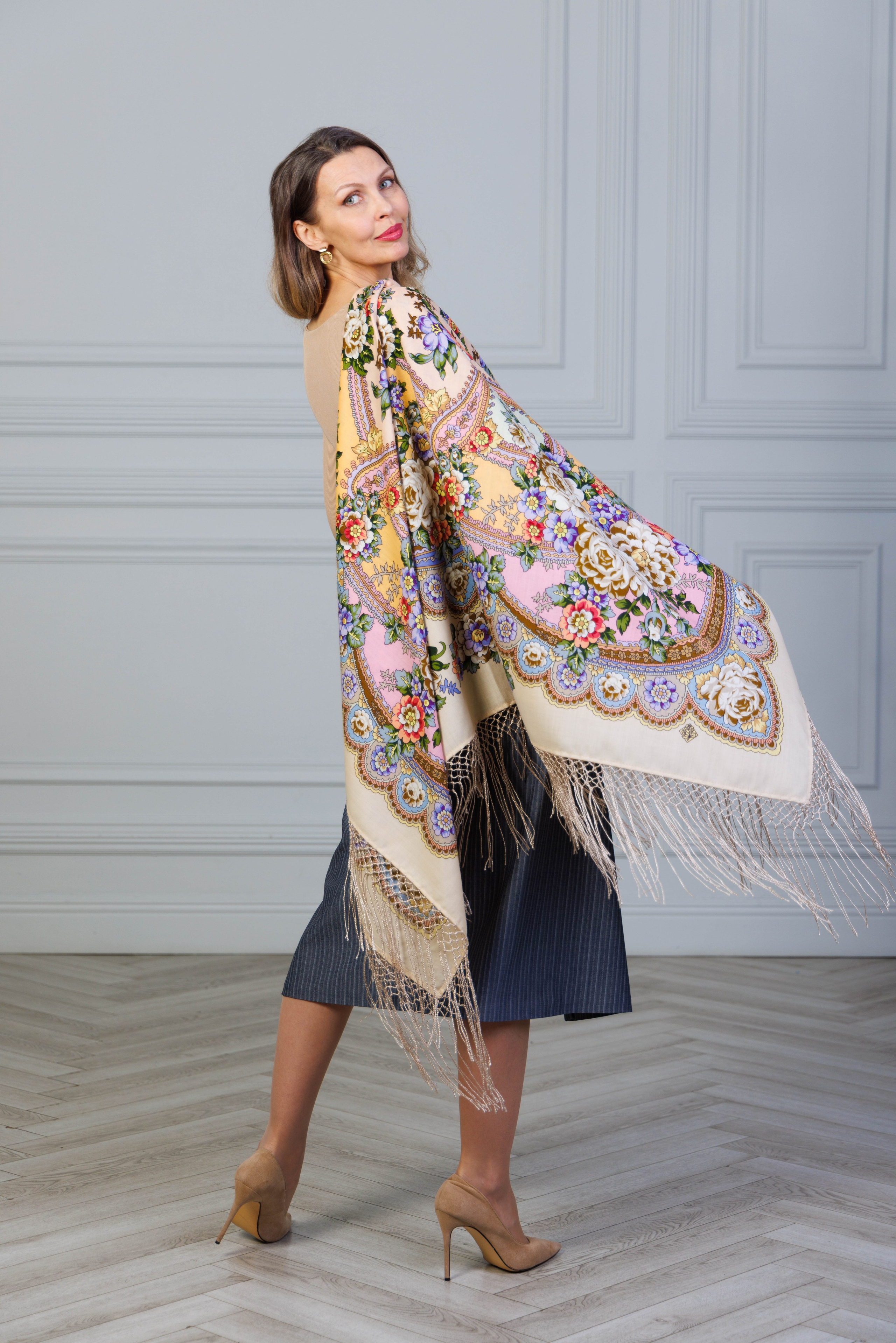 Фотосессия для аукциона, 2025. Коллекционер и искусствовед Олеся Ястребова