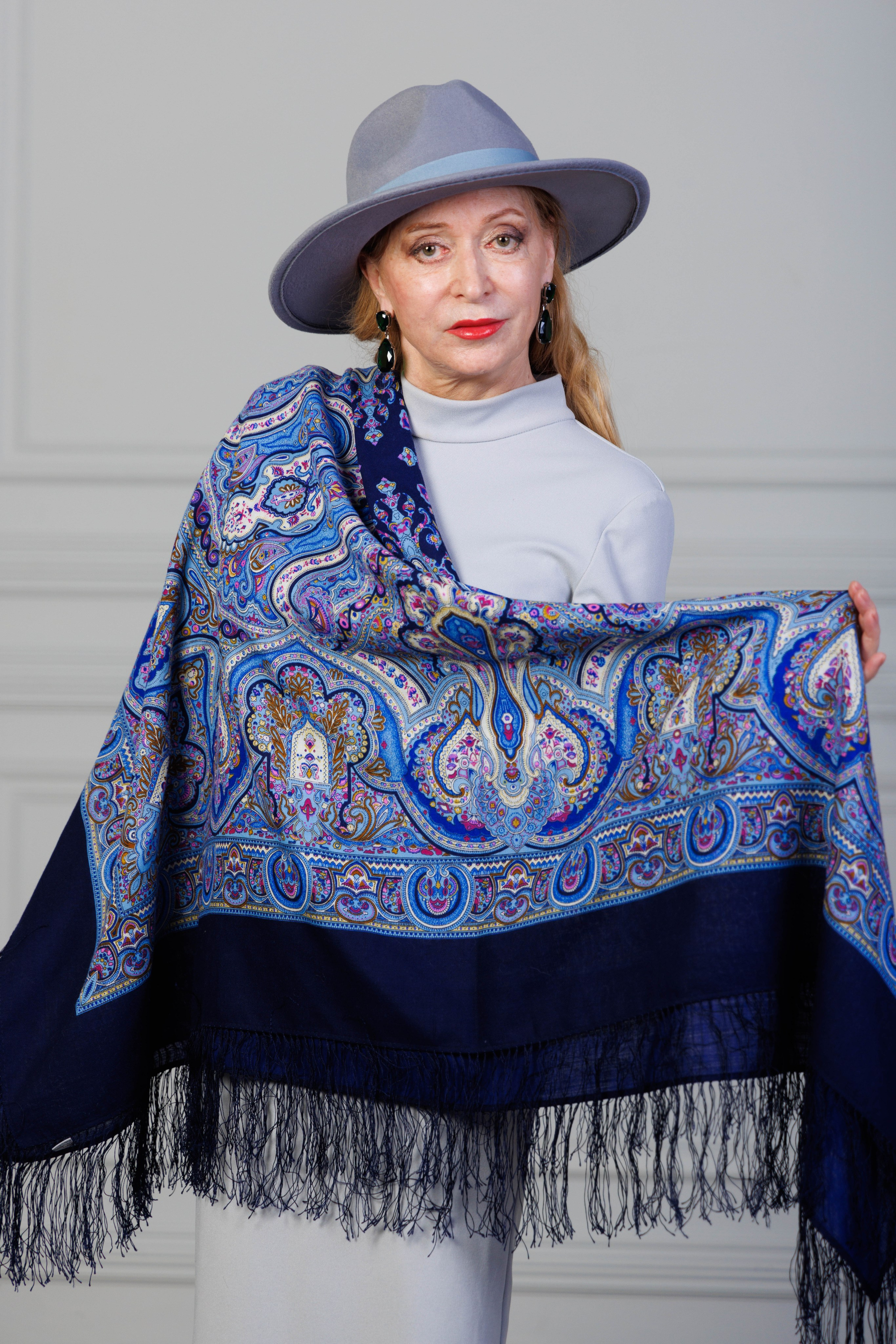 Фотосессия для аукциона, 2025. Коллекционер и искусствовед Олеся Ястребова