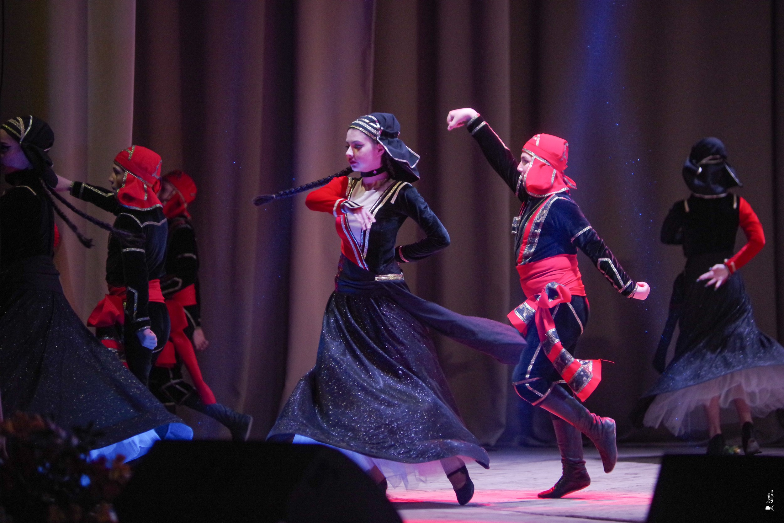 Танцы в Хоби. Портретный фотограф Денис Милютин