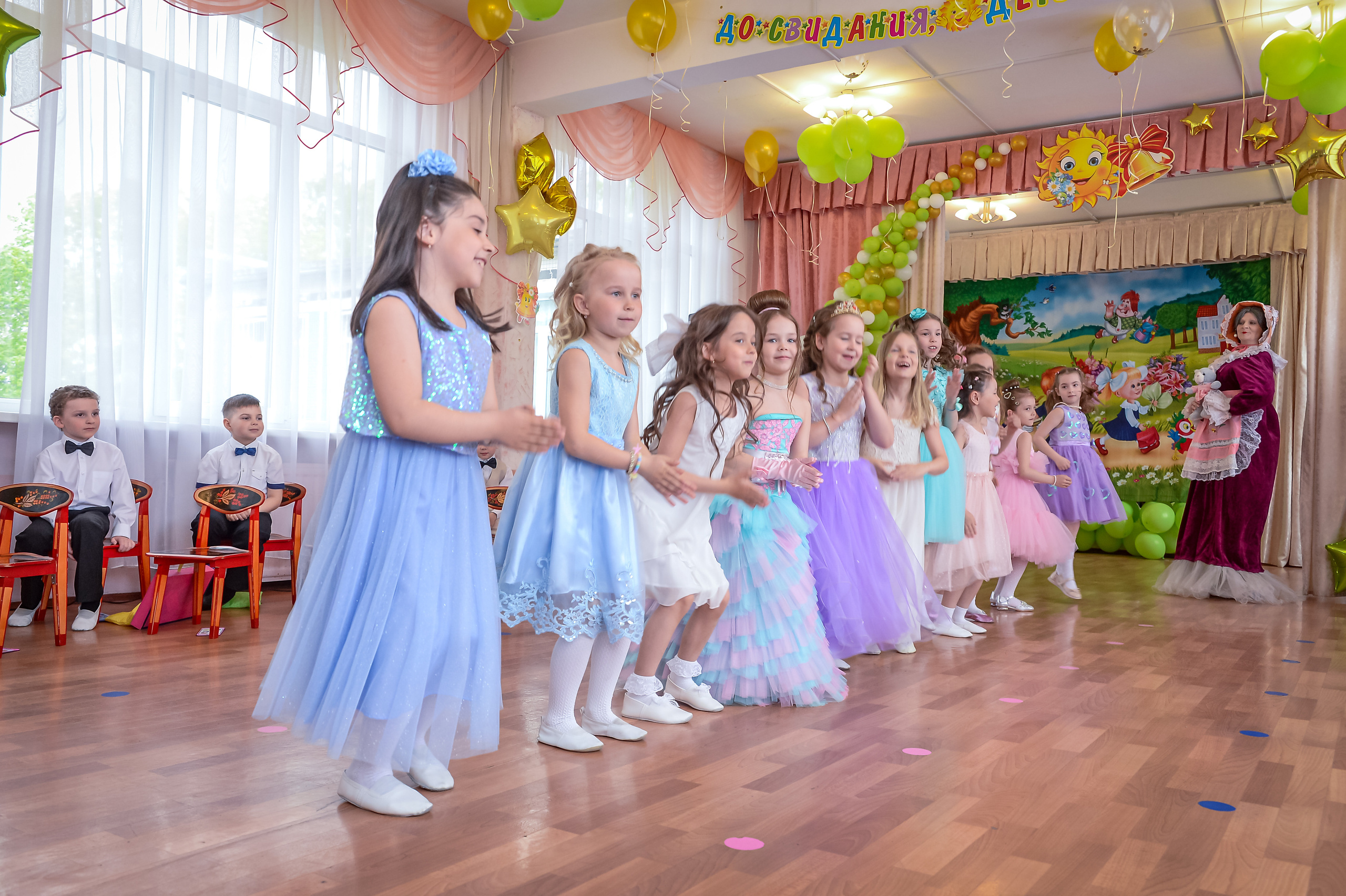 Репортажная съёмка праздников и мероприятий. Выпускные альбомы для детских садов Санкт-Петербург