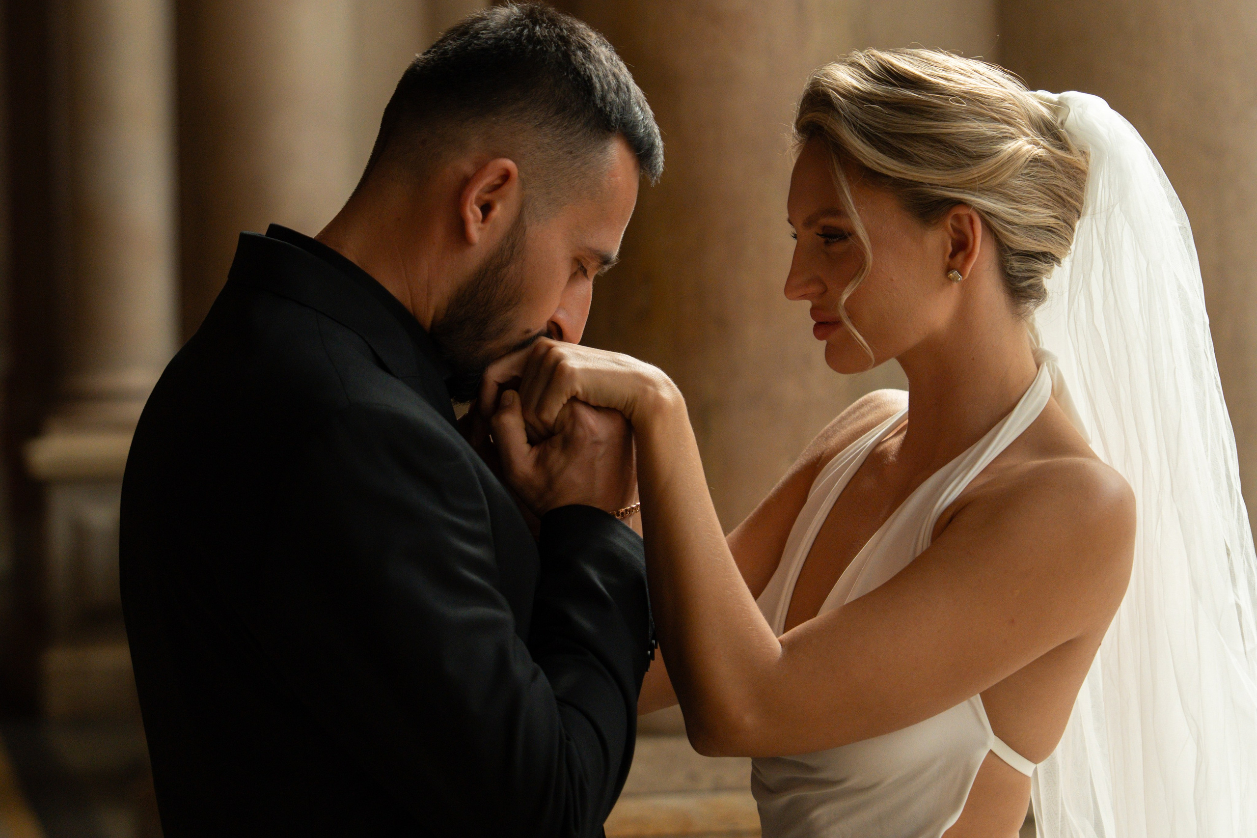 Свадебная фотосессия в Академии Штиглица в Петербурге. Свадебный фотограф в Москве Анна Полушина