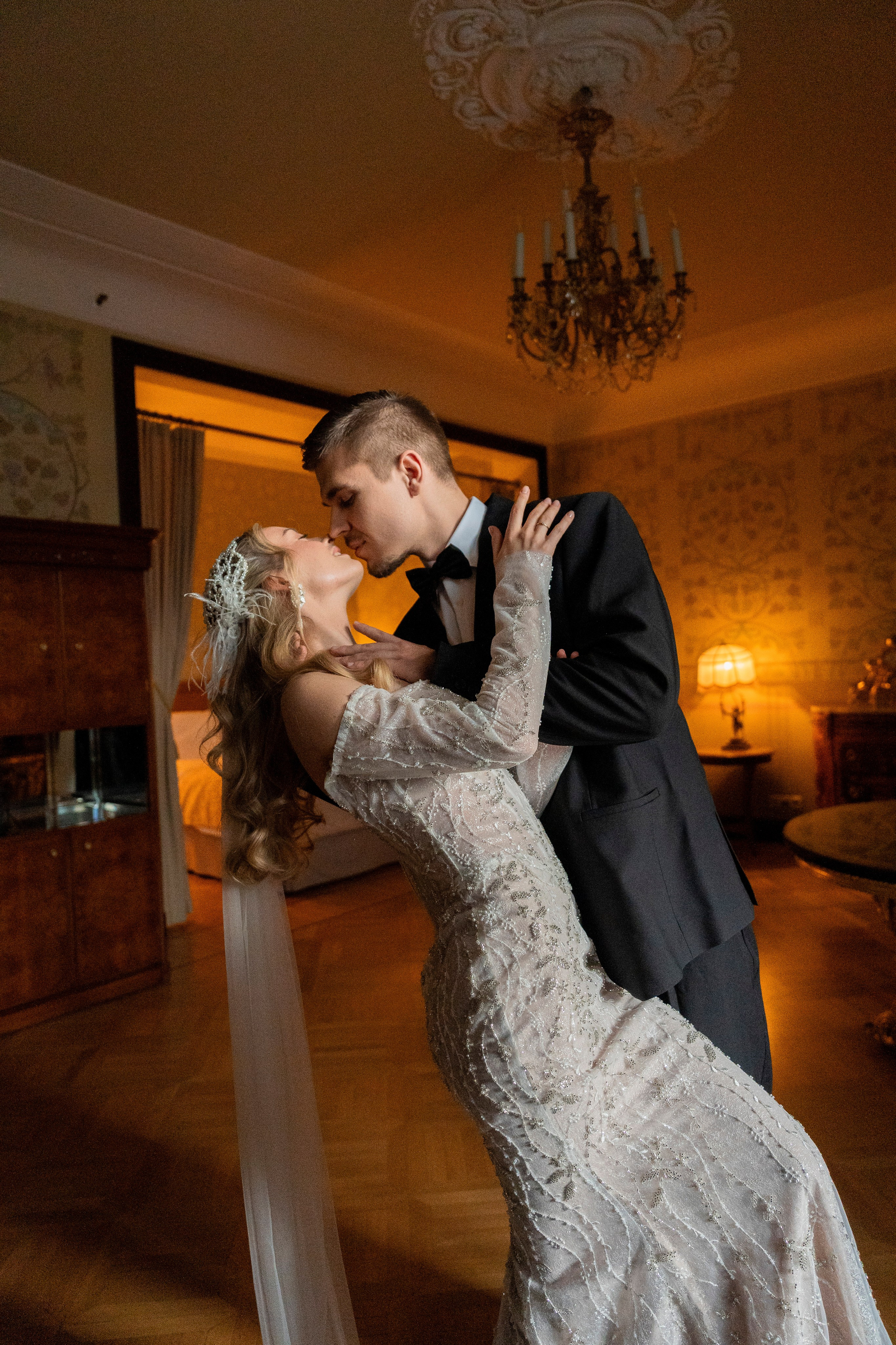 Свадебная фотосессия в отеле Метрополь. Свадебный фотограф в Москве Анна Полушина