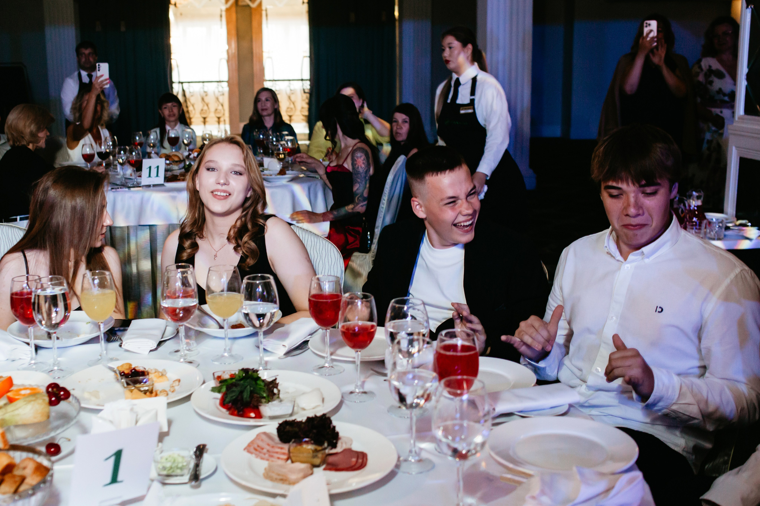 Выпускной 2025 (9класс) 124 школа. Фотограф в Челябинске Ополихина Анна