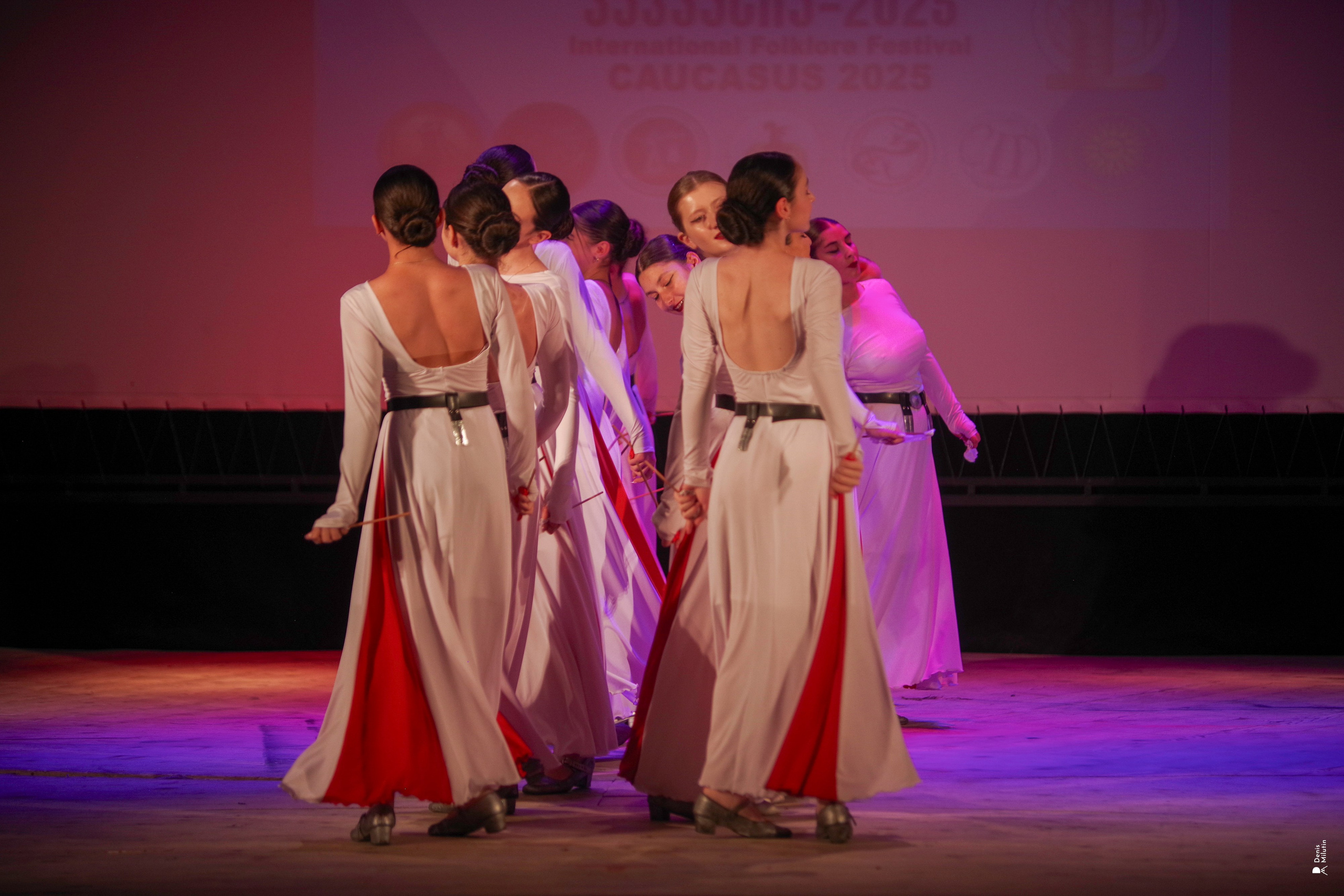 Танцы в прекрасном Они. Портретный фотограф Денис Милютин