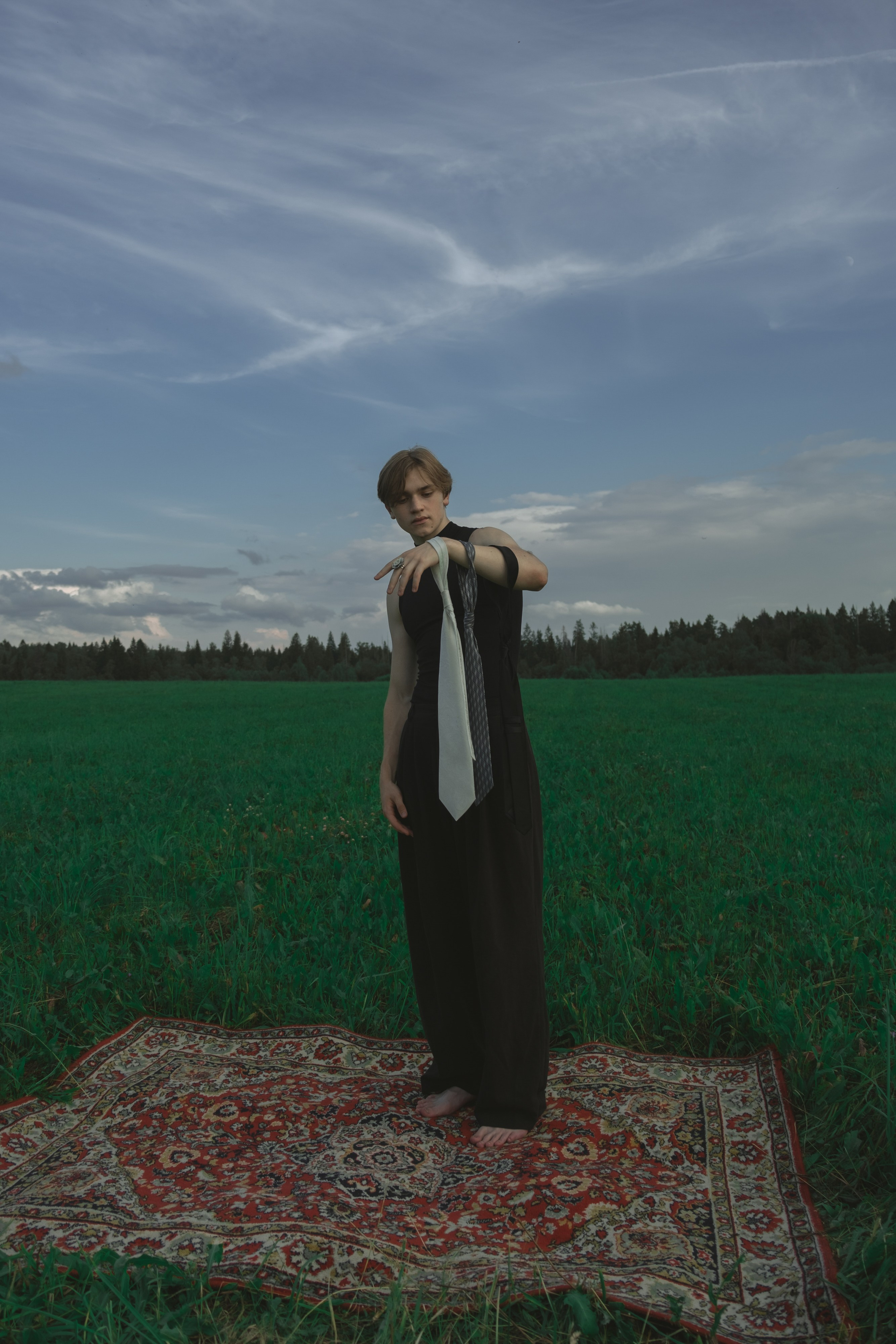 Ковер. Поле. Глеб. Мари — фотограф и видеограф из Москвы