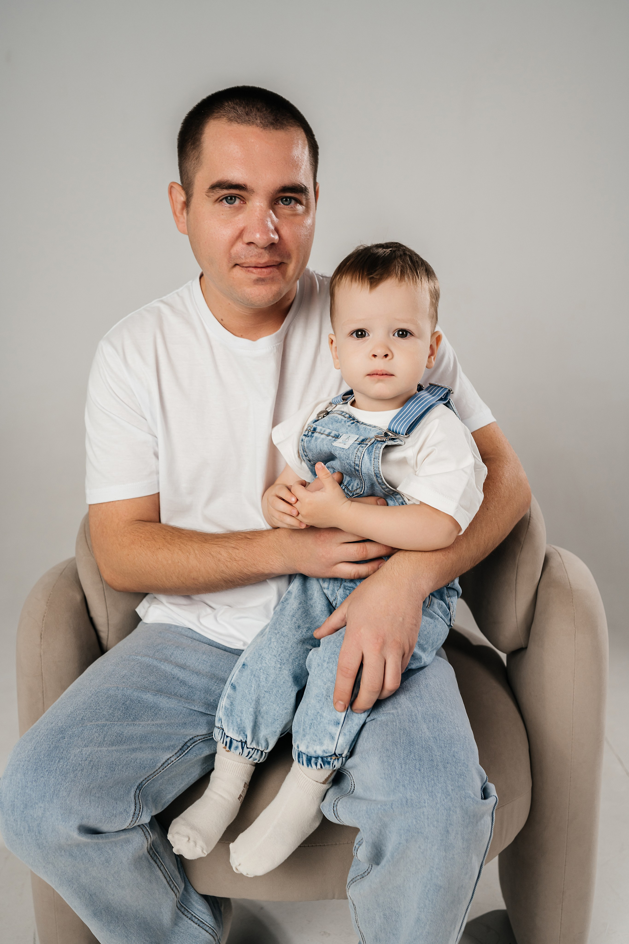 Семейная фотосессия в студии. Фотограф в Каменске-Шахтинском Ольга Сагал