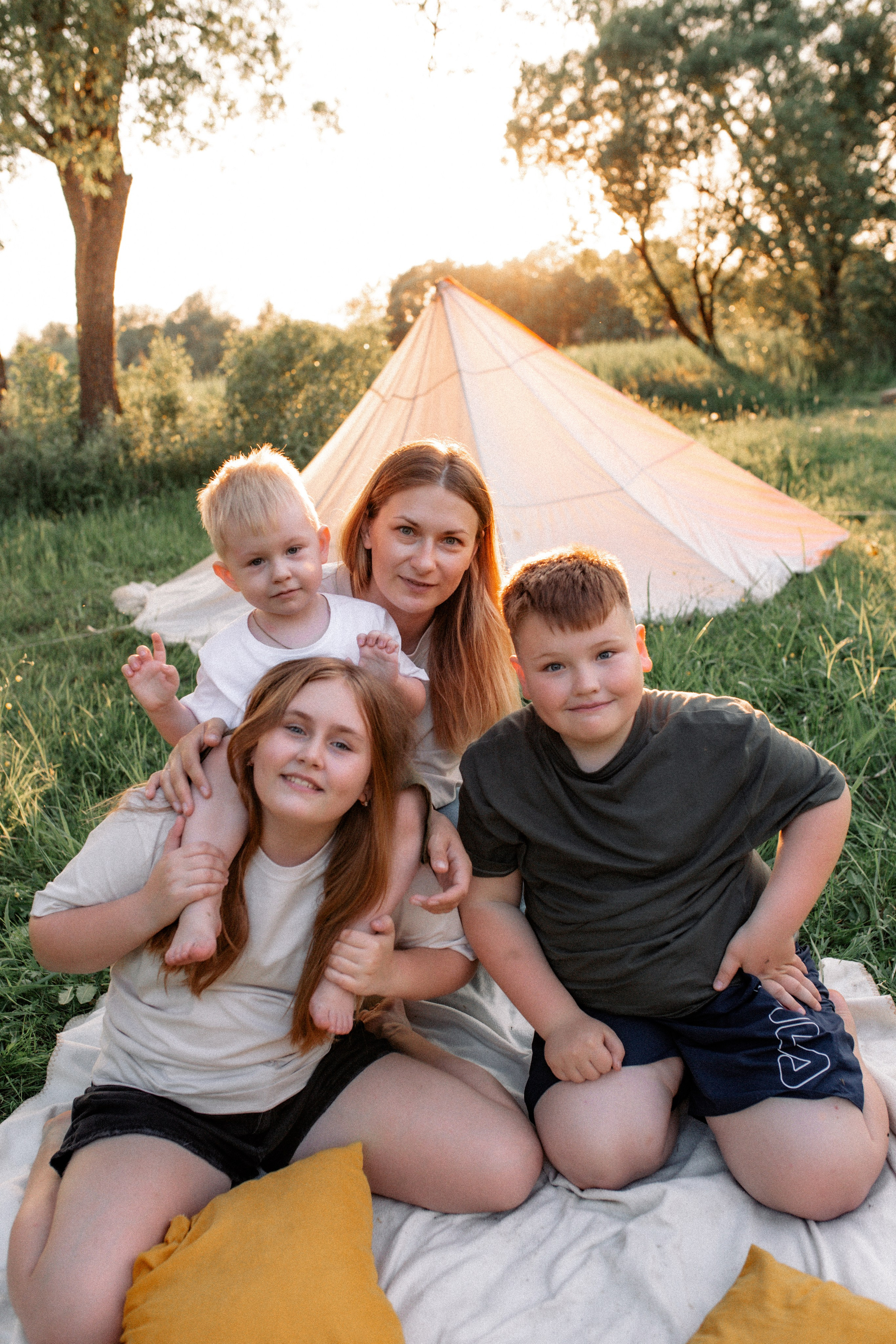 Ира с семьёй