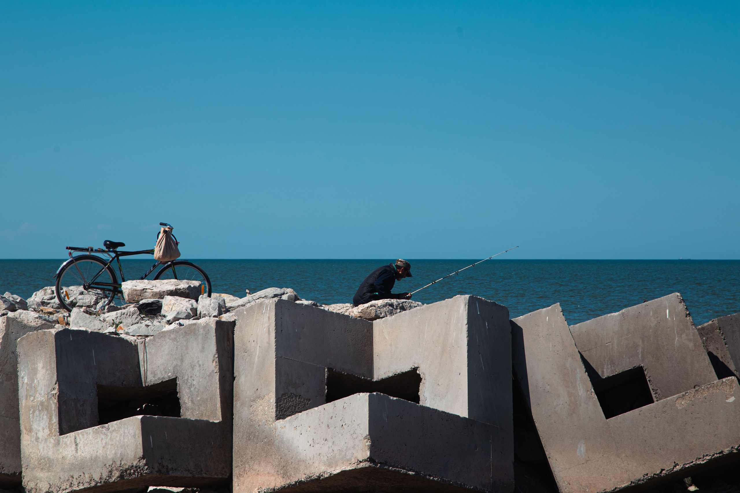 Рыбак и море. Dmitriy [KCCC] is a pretty cool photographer